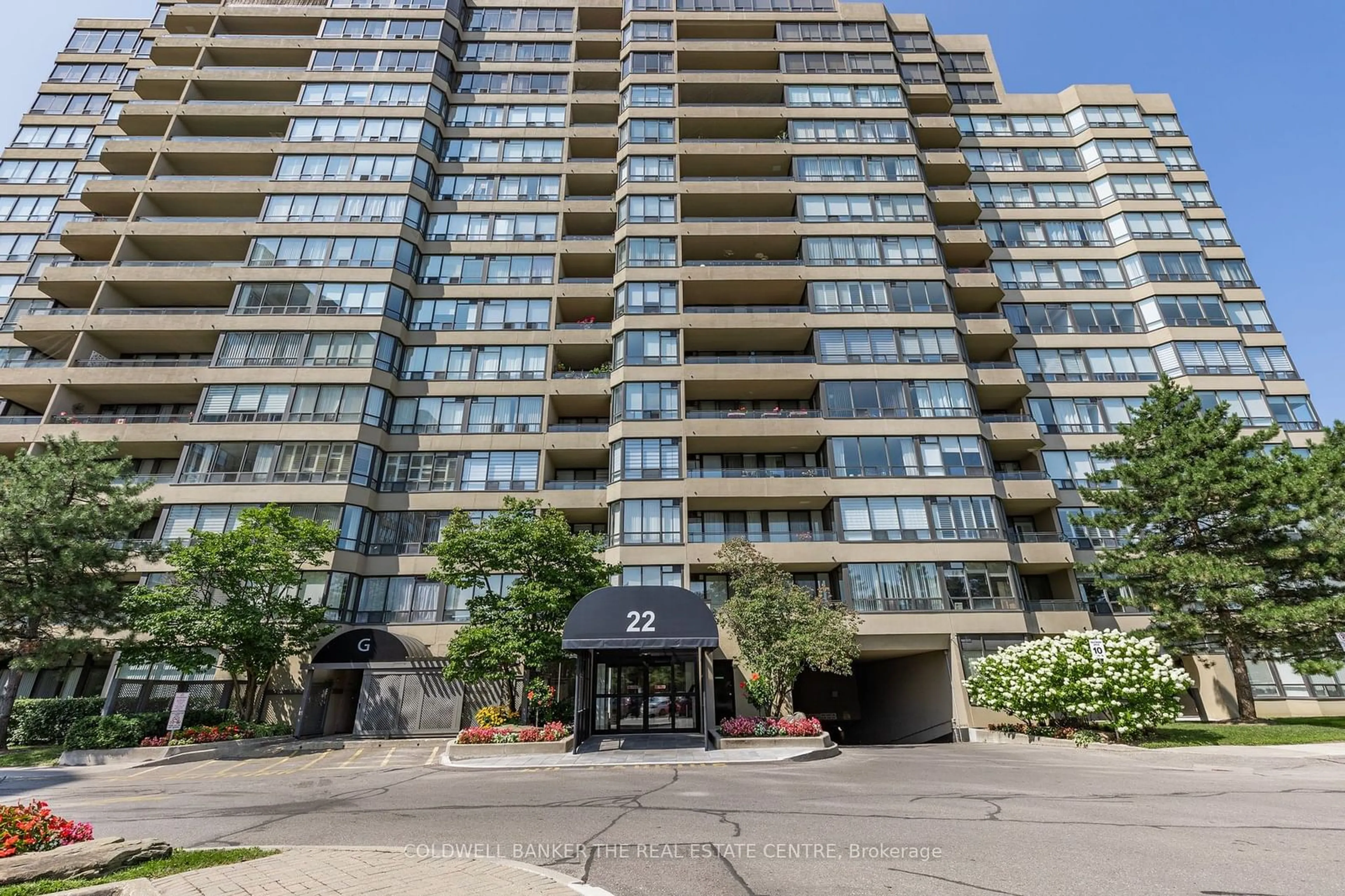 A pic from exterior of the house or condo for 22 Clarissa Dr #1002, Richmond Hill Ontario L4C 9R6