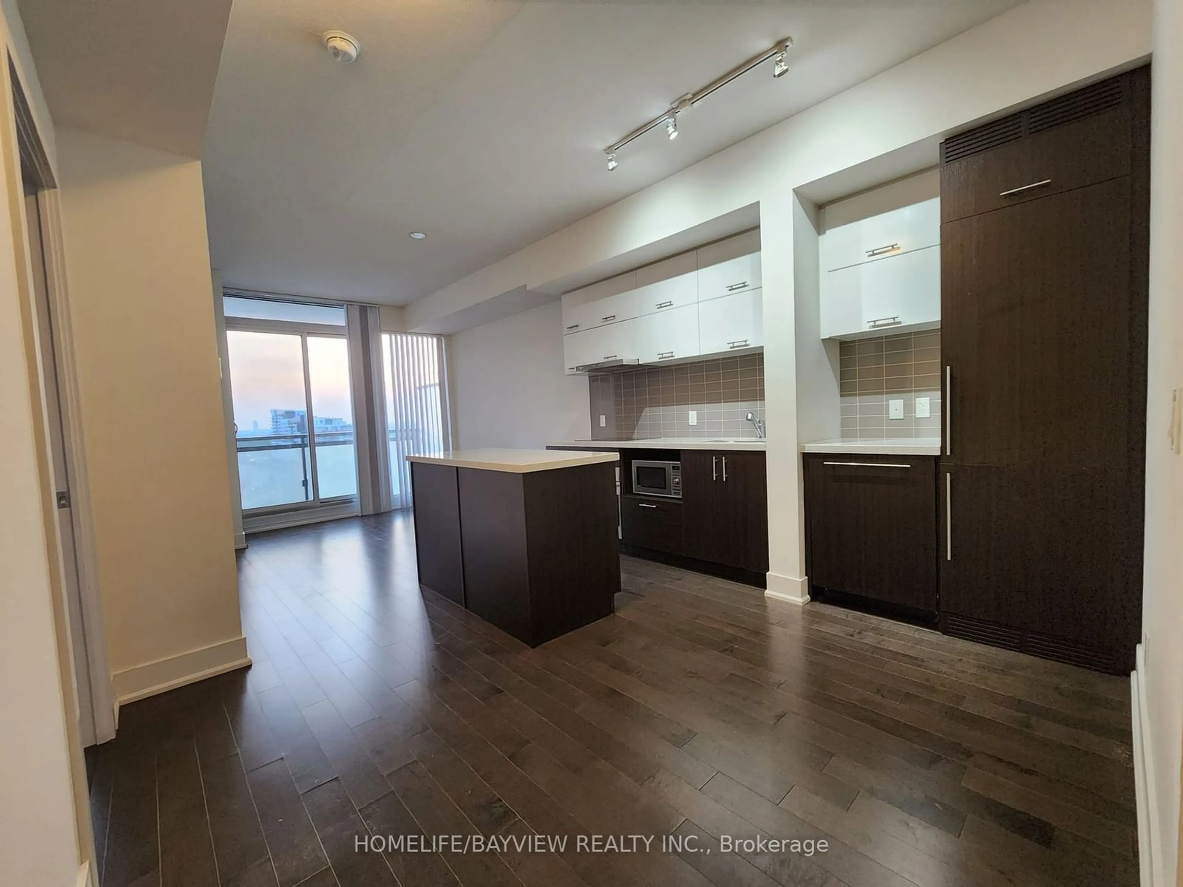 A pic of a room for 8081 Birchmount Rd #907, Markham Ontario L6G 1B3