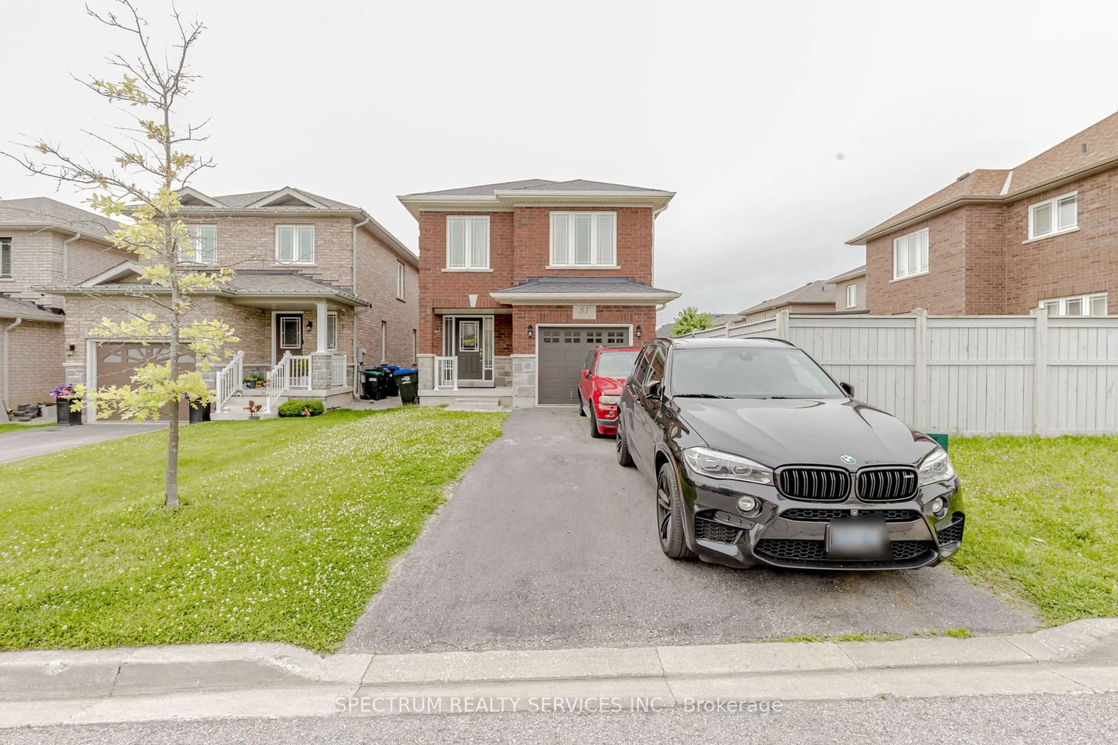 Frontside or backside of a home, the street view for 81 Hopkins Cres, Bradford West Gwillimbury Ontario L3Z 0R7