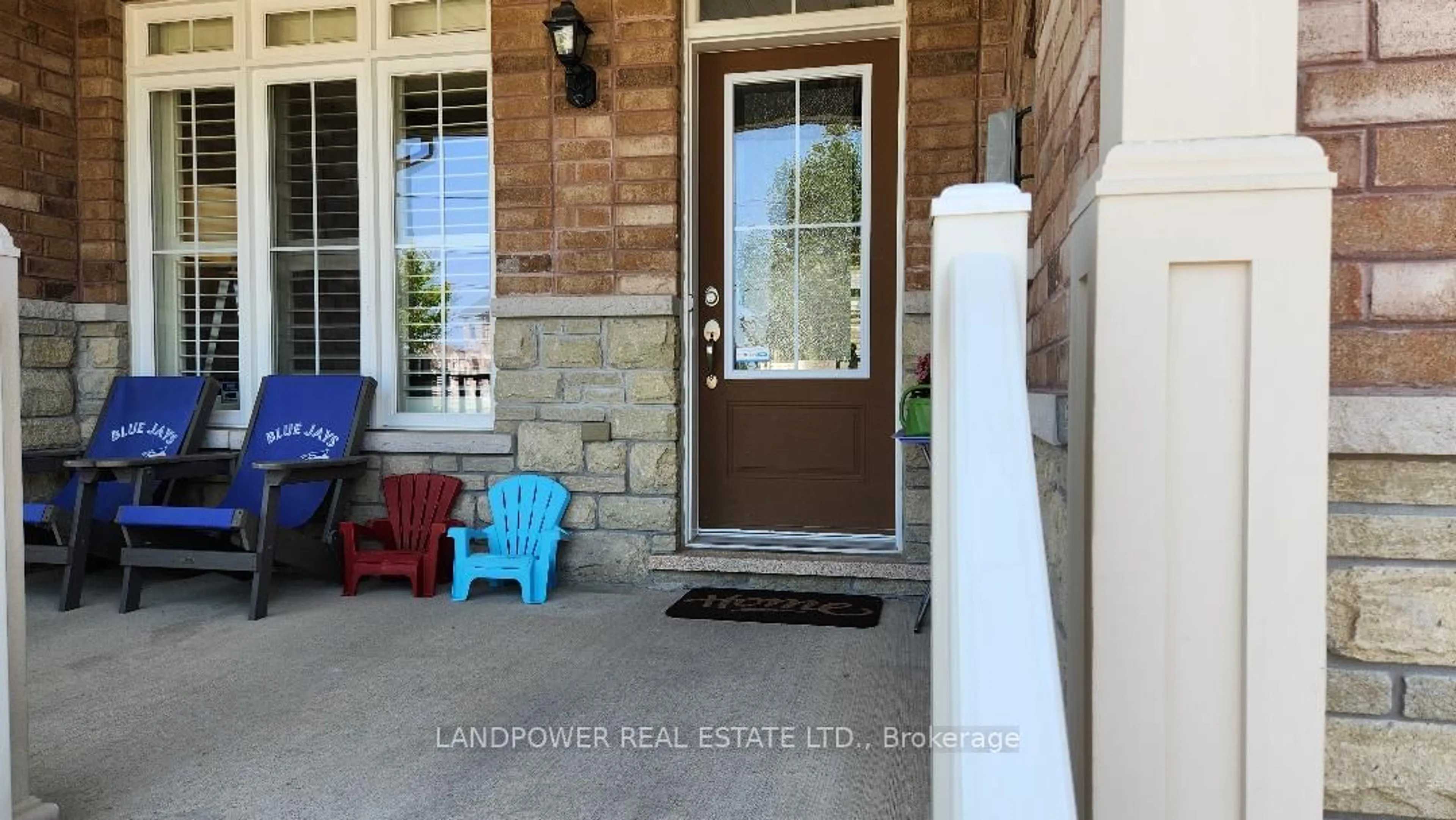 Indoor entryway for 32 Chao Cres, Richmond Hill Ontario L4E 0P4