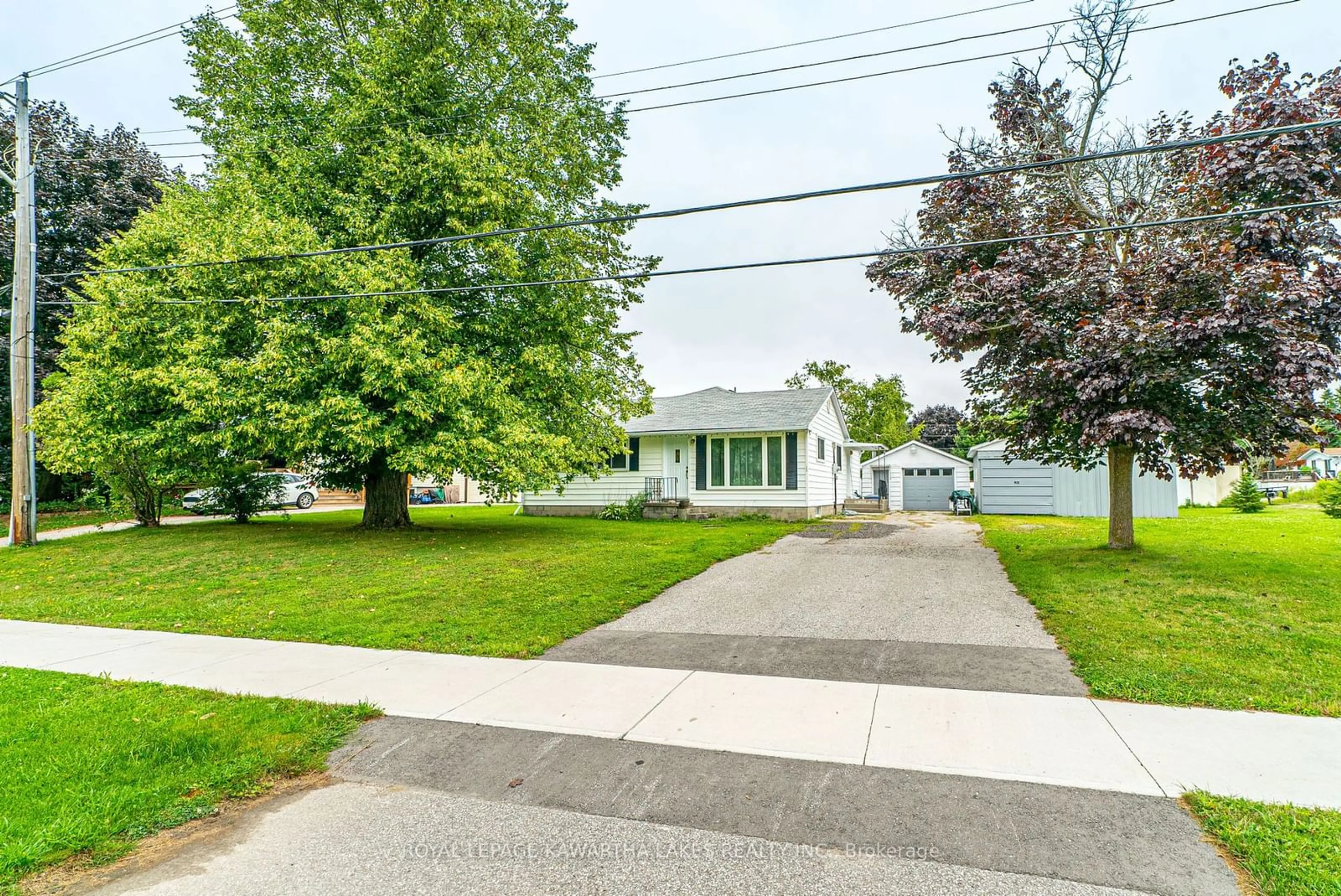 A pic from exterior of the house or condo, the street view for 122 Victoria Ave, Brock Ontario L0K 1A0