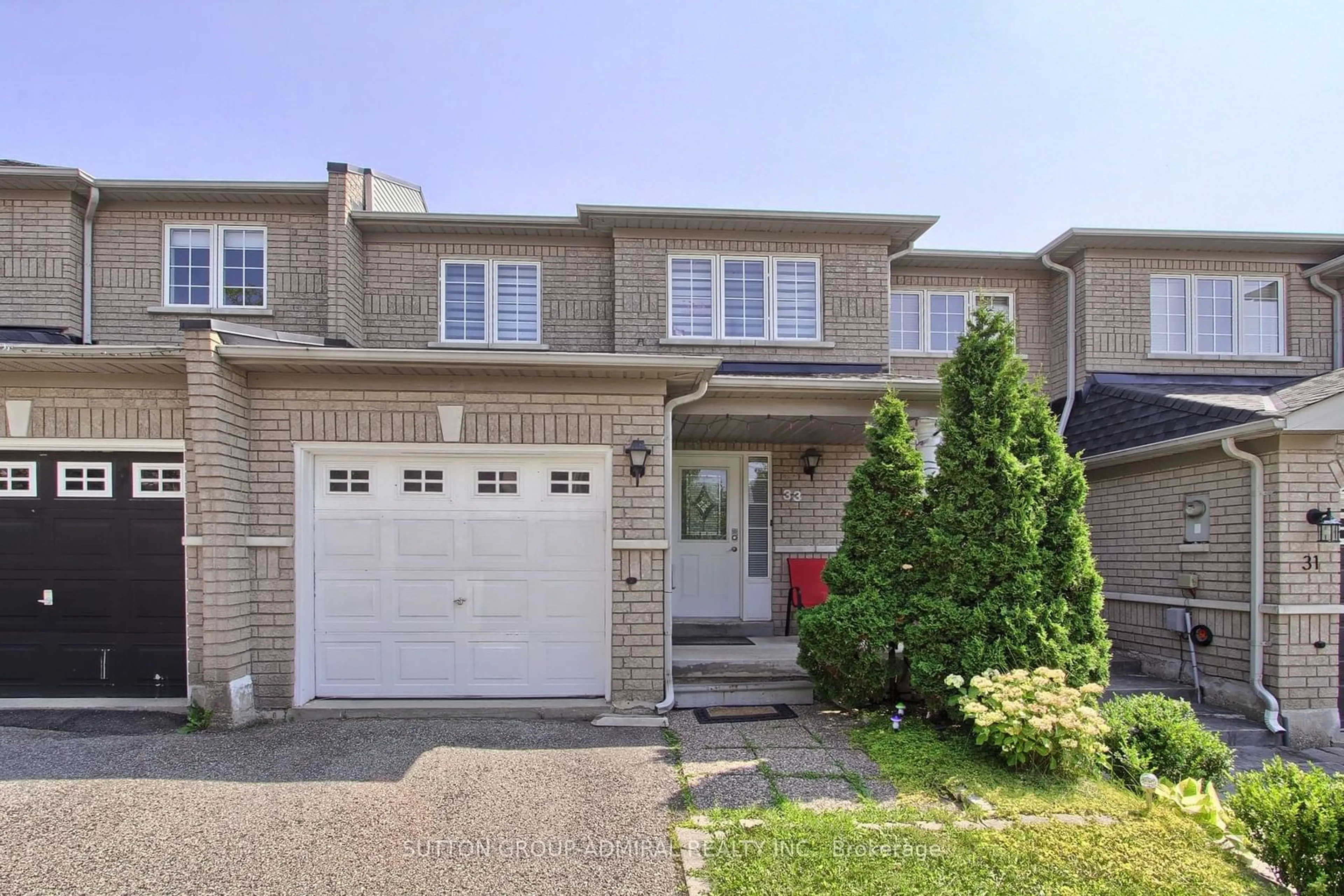 A pic from exterior of the house or condo for 33 Lodgeway Dr, Vaughan Ontario L6A 3S6