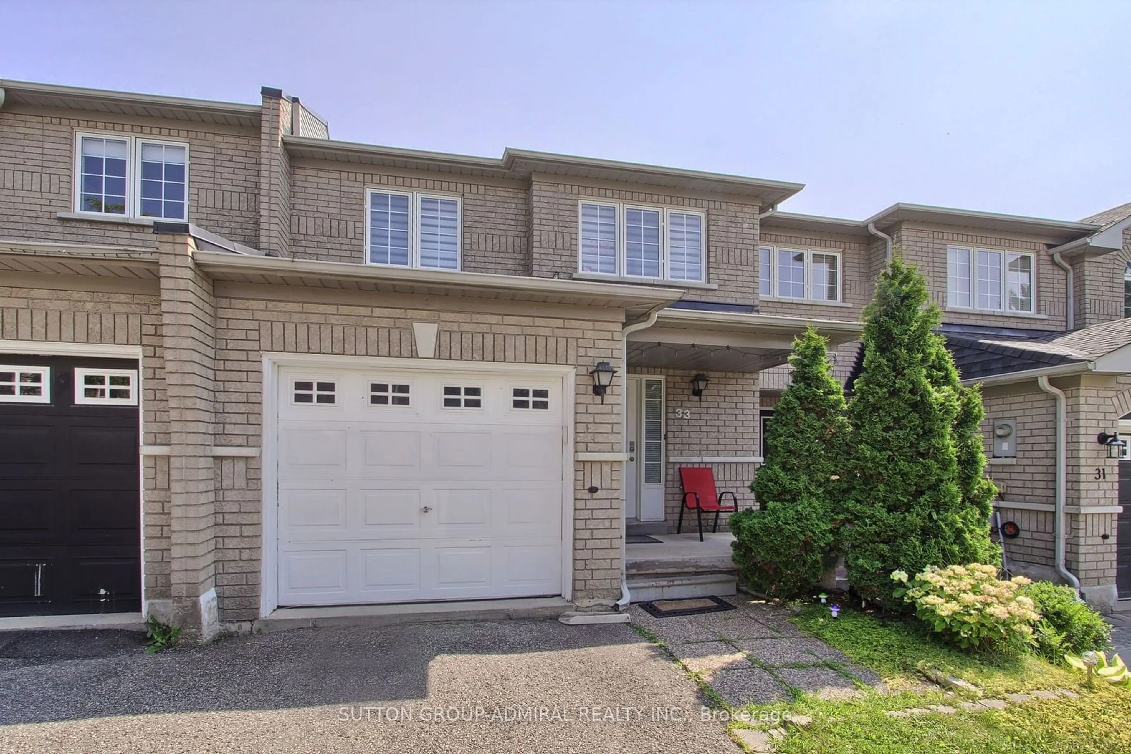 A pic from exterior of the house or condo for 33 Lodgeway Dr, Vaughan Ontario L6A 3S6