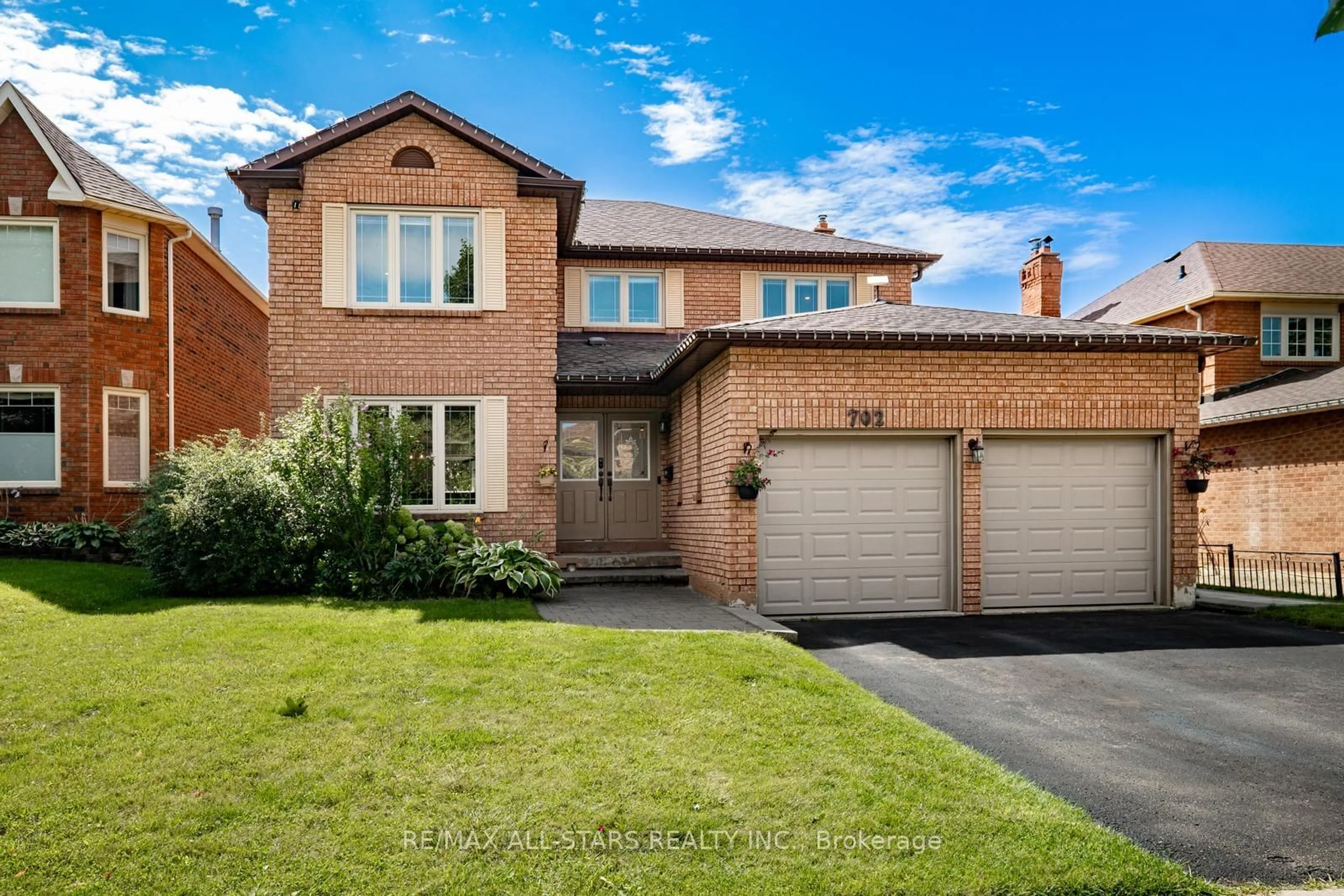 Home with brick exterior material for 702 Rupert Ave, Whitchurch-Stouffville Ontario L4A 8B7