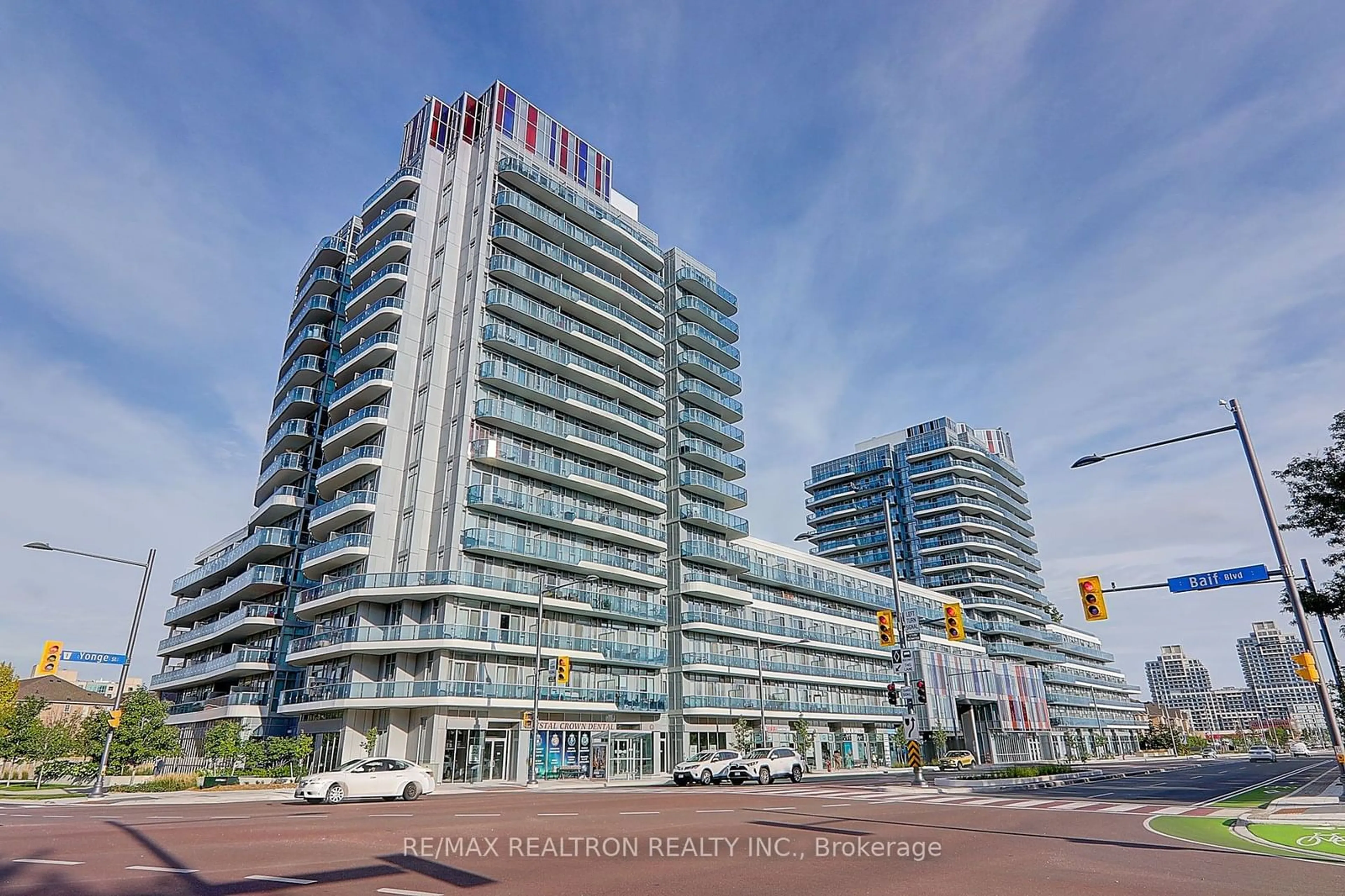 A pic from exterior of the house or condo for 9471 Yonge St #1005, Richmond Hill Ontario L4C 1V4