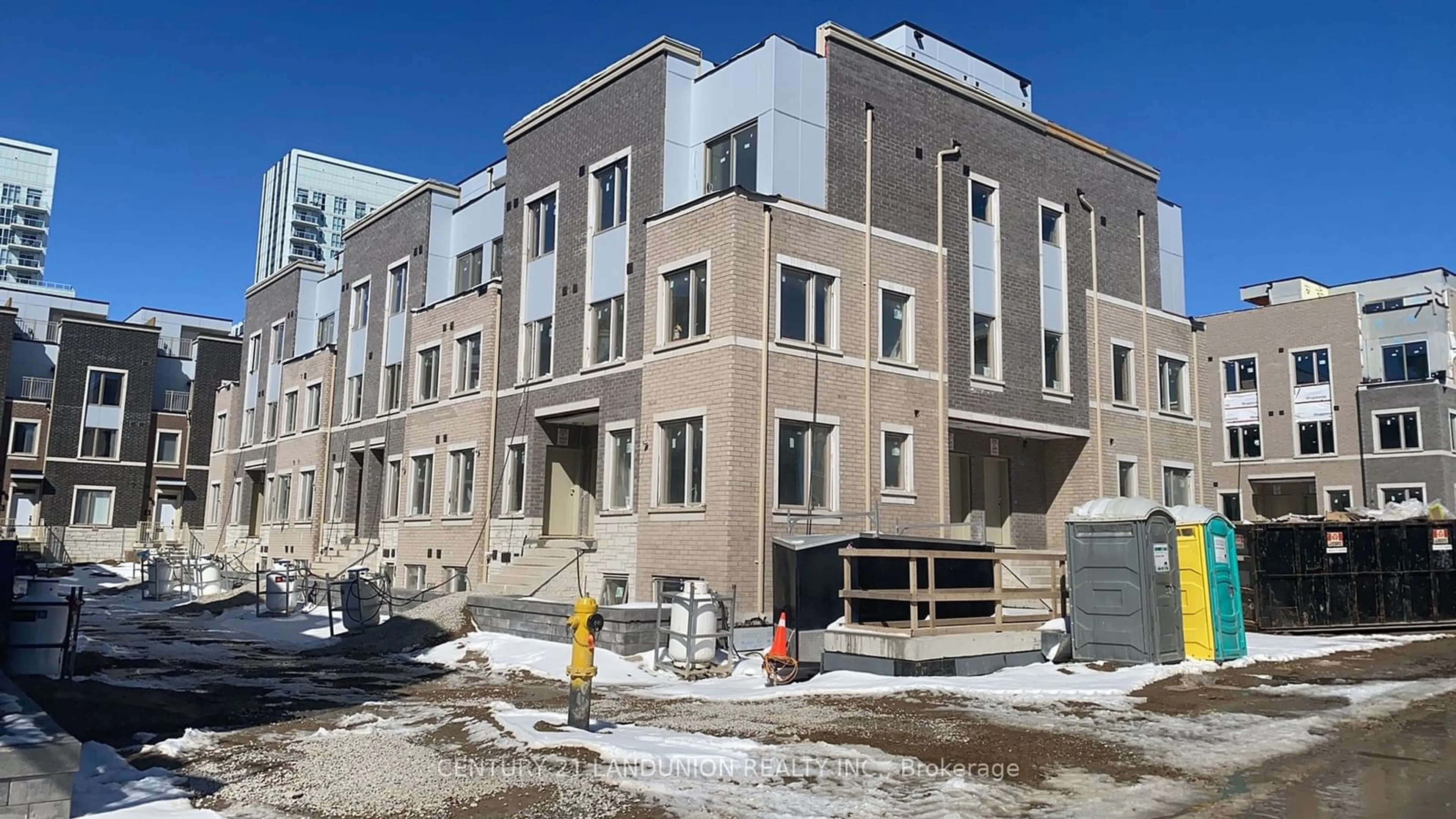 A pic from exterior of the house or condo, the front or back of building for 150 Honeycrisp Cres #265, Vaughan Ontario L4K 0N7