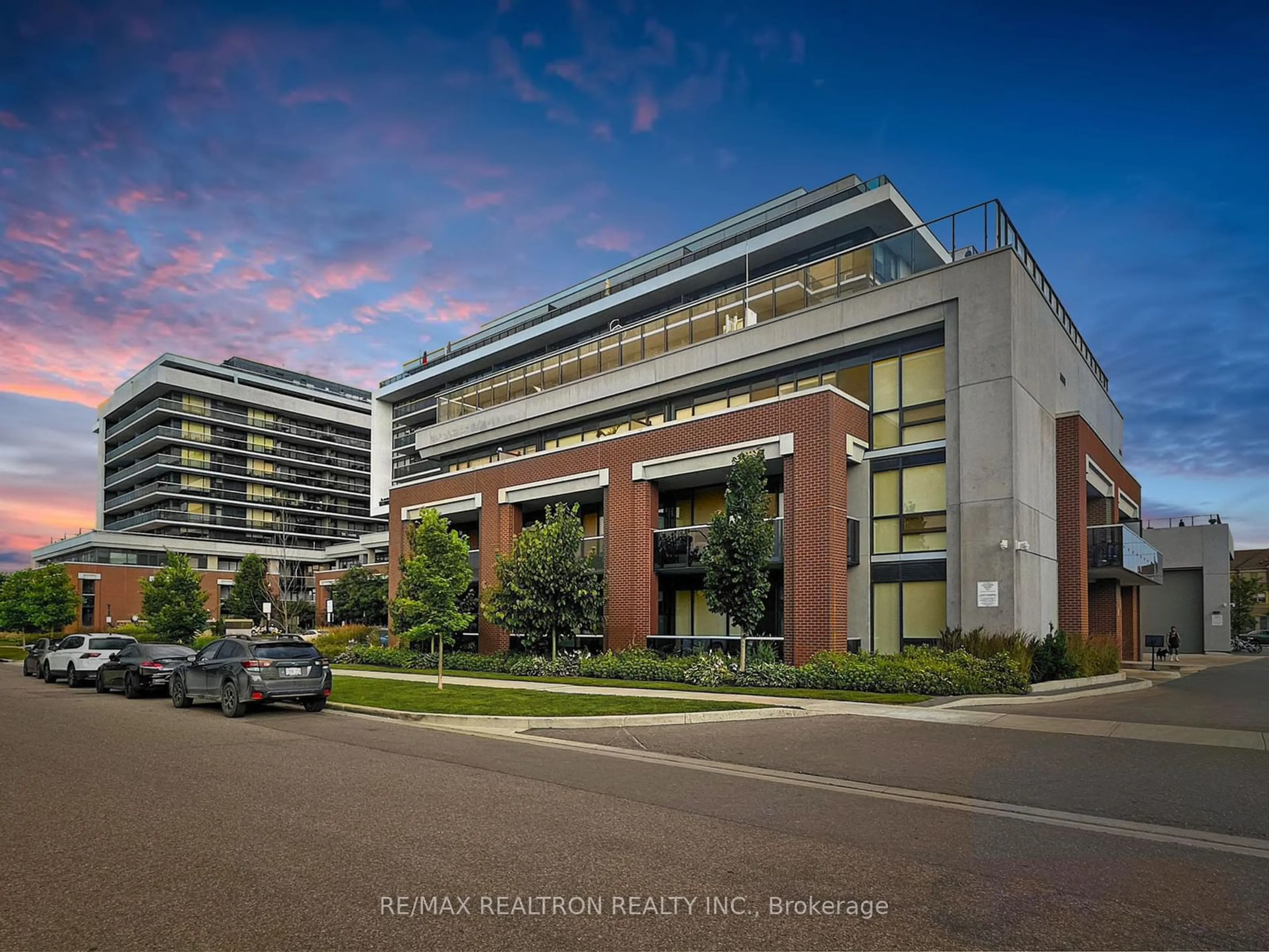 A pic from exterior of the house or condo, the front or back of building for 4800 Highway 7 Rd #227, Vaughan Ontario L4L 1H8