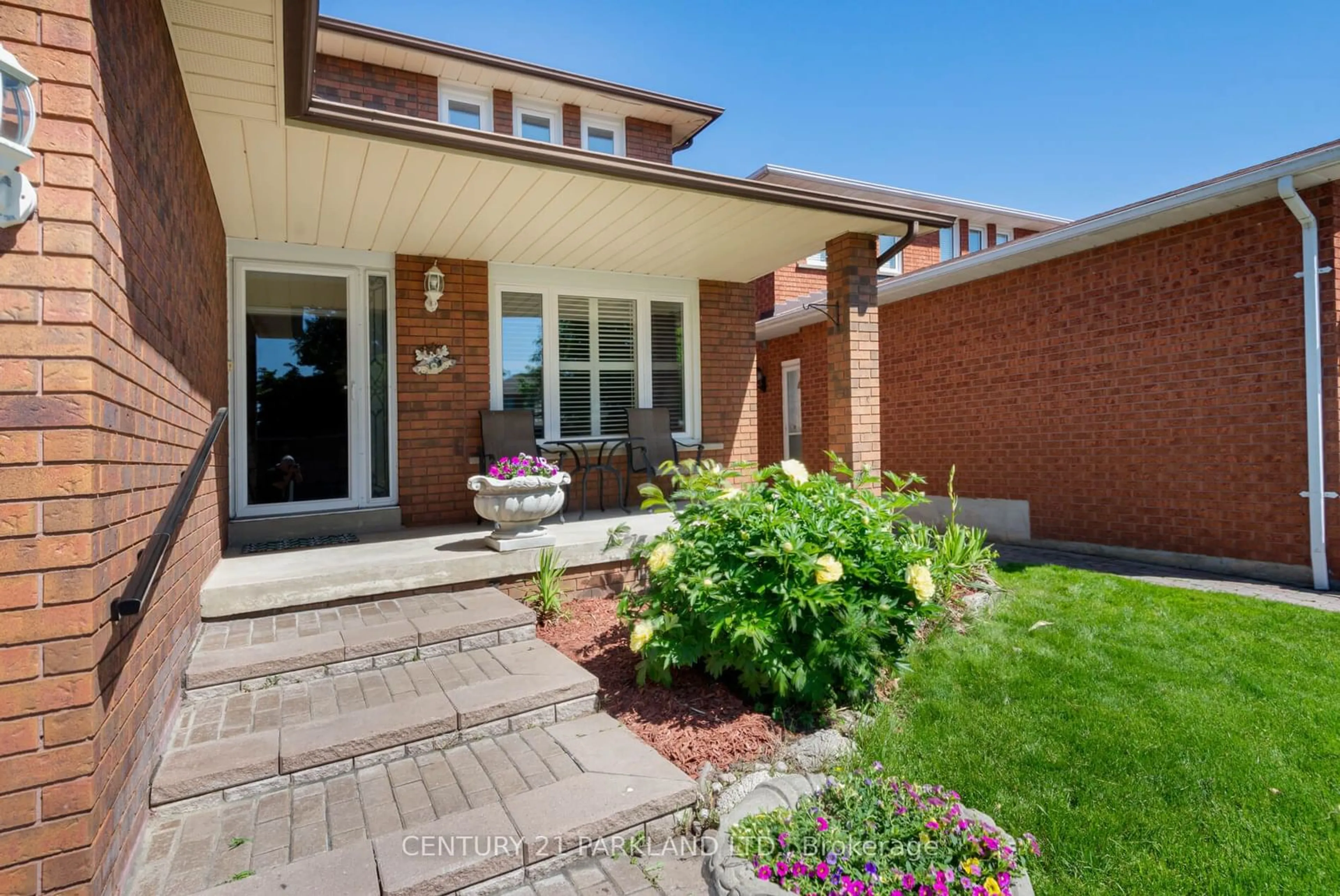 Home with brick exterior material for 175 Belair Way, Vaughan Ontario L4L 7T4