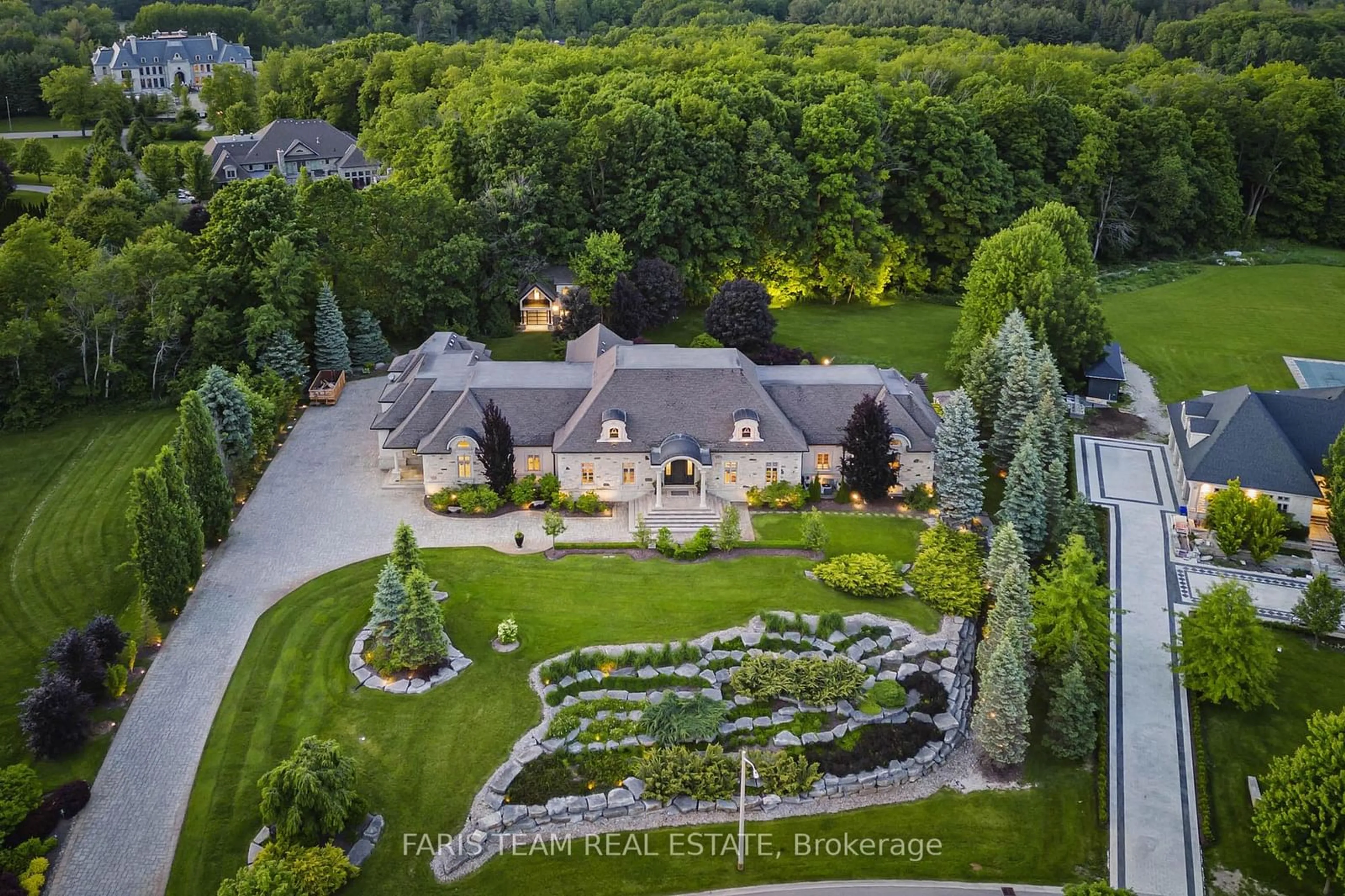 Frontside or backside of a home, the fenced backyard for 95 Eden Vale Dr, King Ontario L7B 1L9