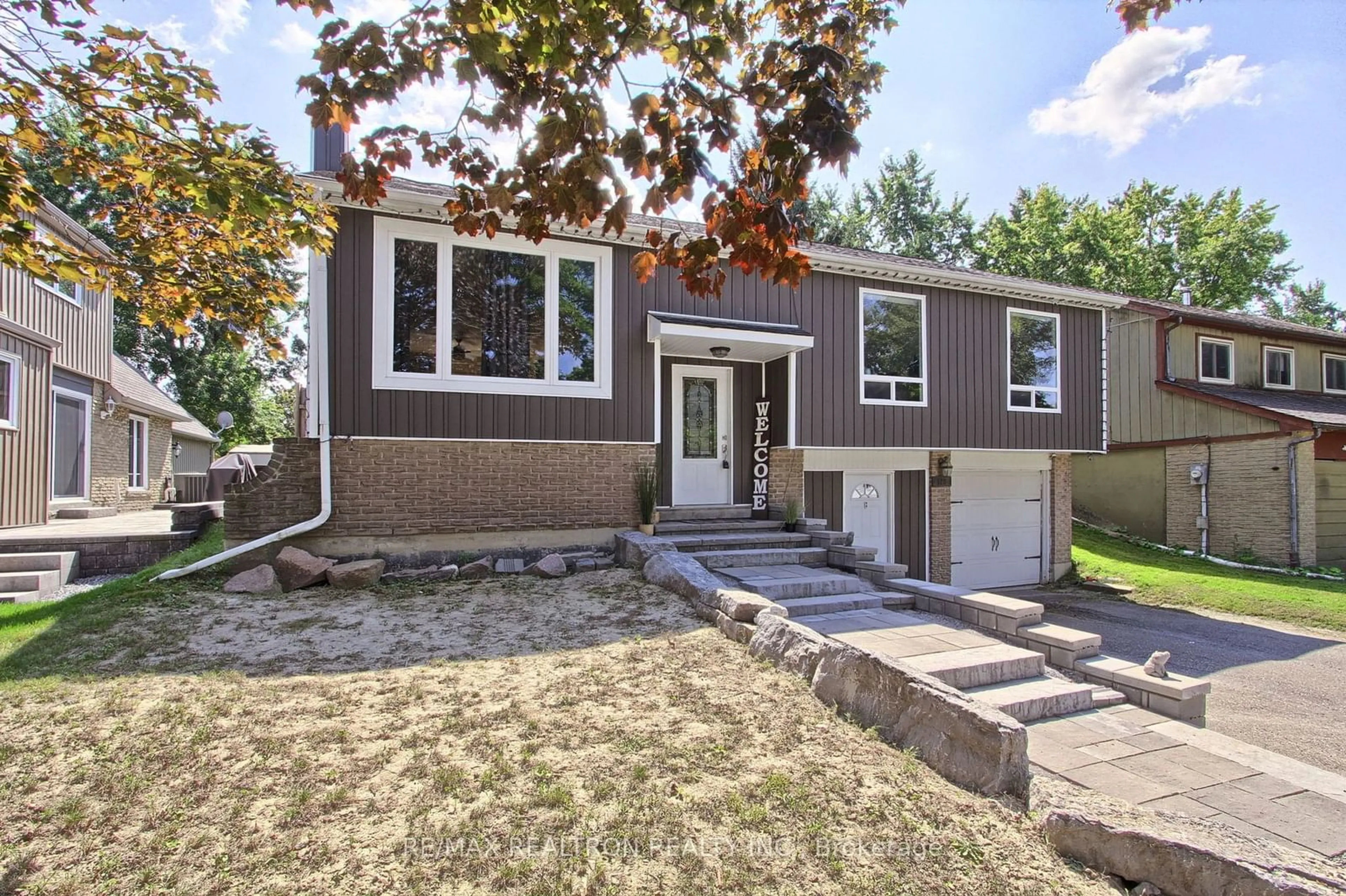 Home with brick exterior material for 129 Tyson Dr, East Gwillimbury Ontario L9N 1B2