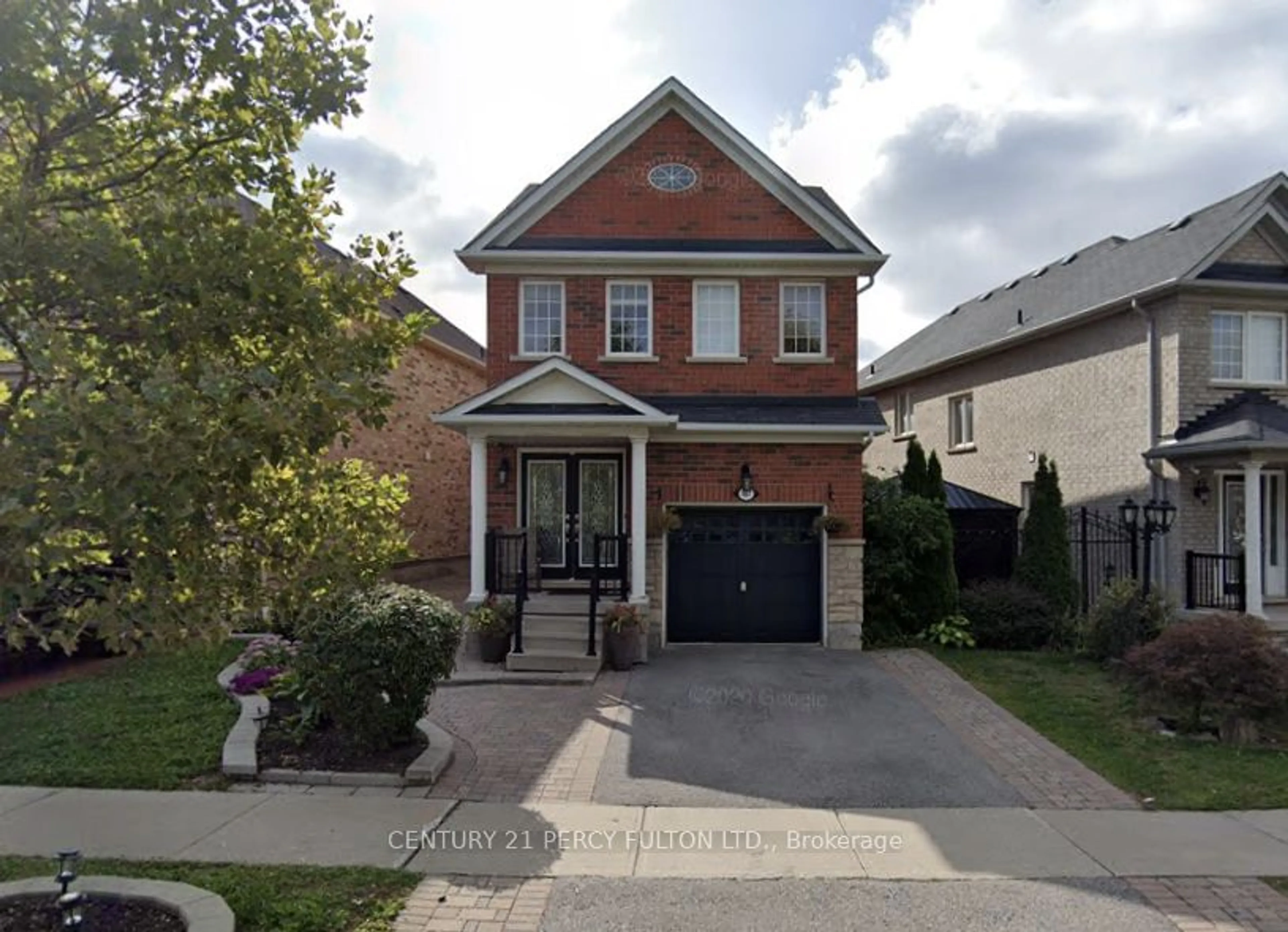 Frontside or backside of a home for 107 Venice Gate Dr, Vaughan Ontario L4H 0E8