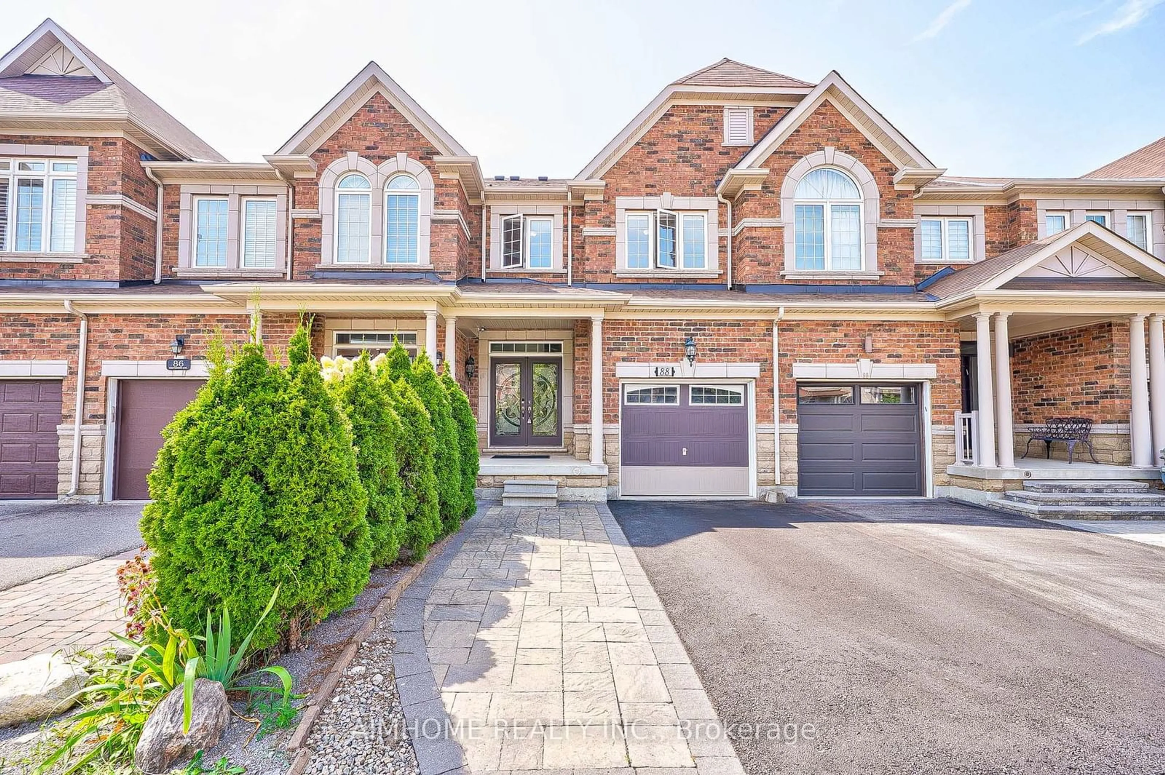 Home with brick exterior material for 88 Southdown Ave, Vaughan Ontario L6A 4N3