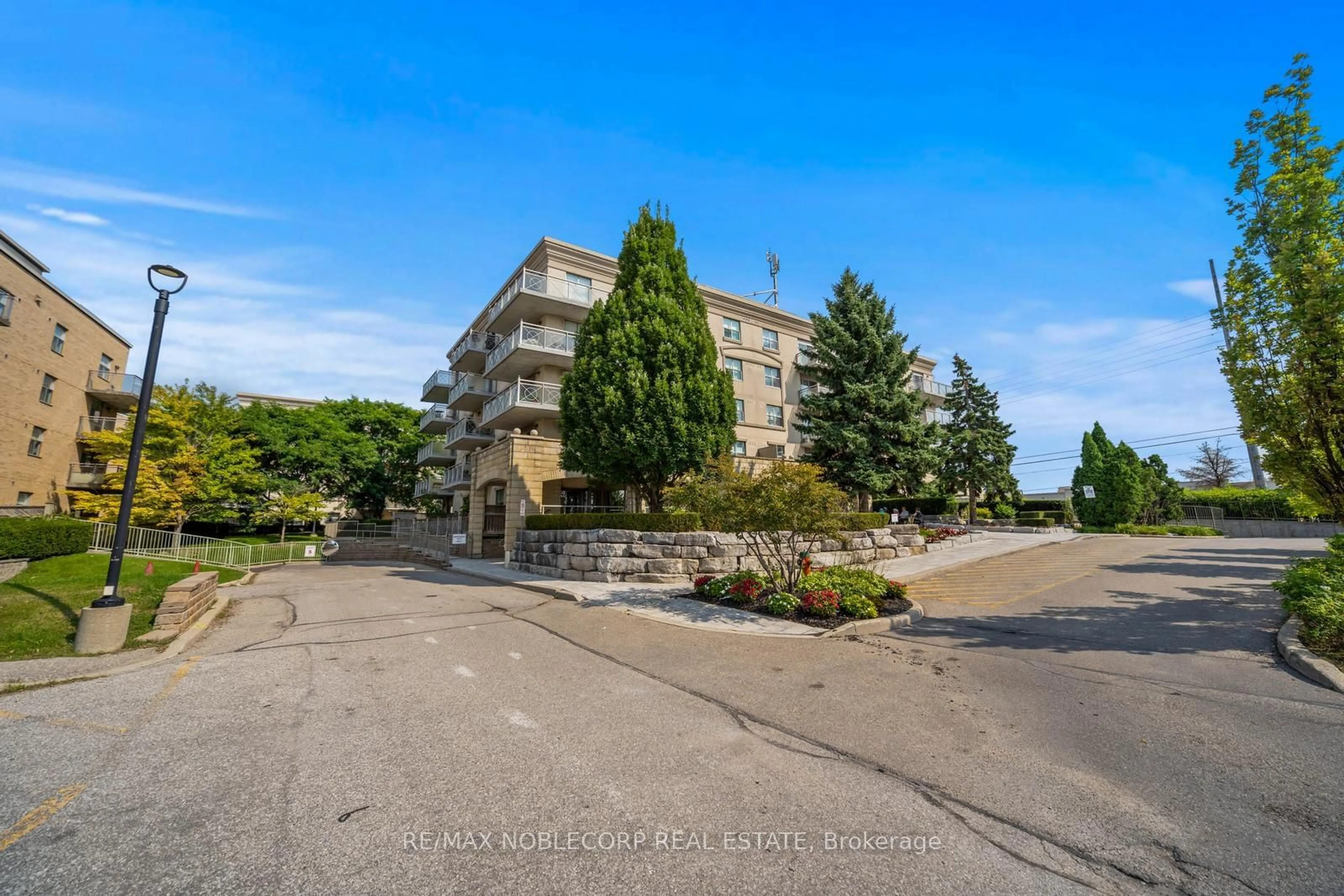 Outside view for 2500 Rutherford Rd #410, Vaughan Ontario L4K 5R1