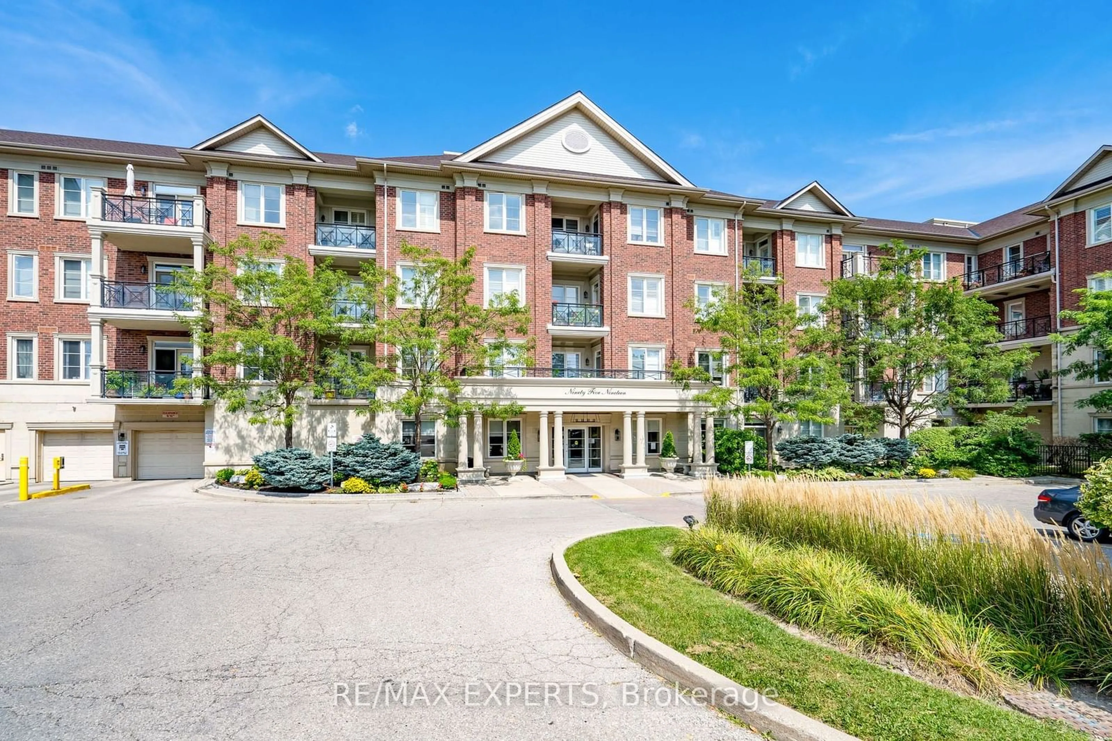 A pic from exterior of the house or condo for 9519 Keele St #129, Vaughan Ontario L6A 4A2