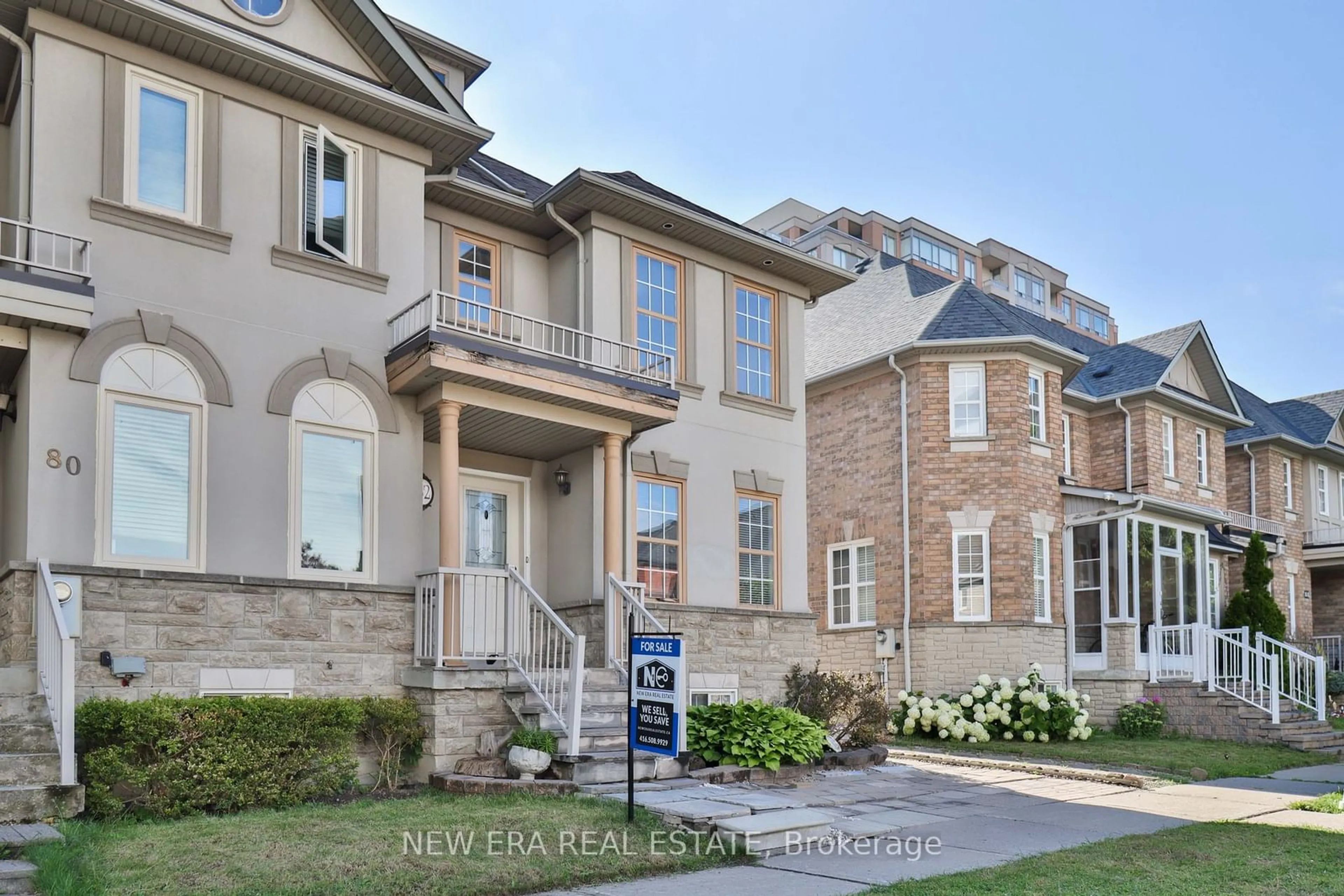 Home with brick exterior material for 82 Ellesmere St, Richmond Hill Ontario L4B 4E3