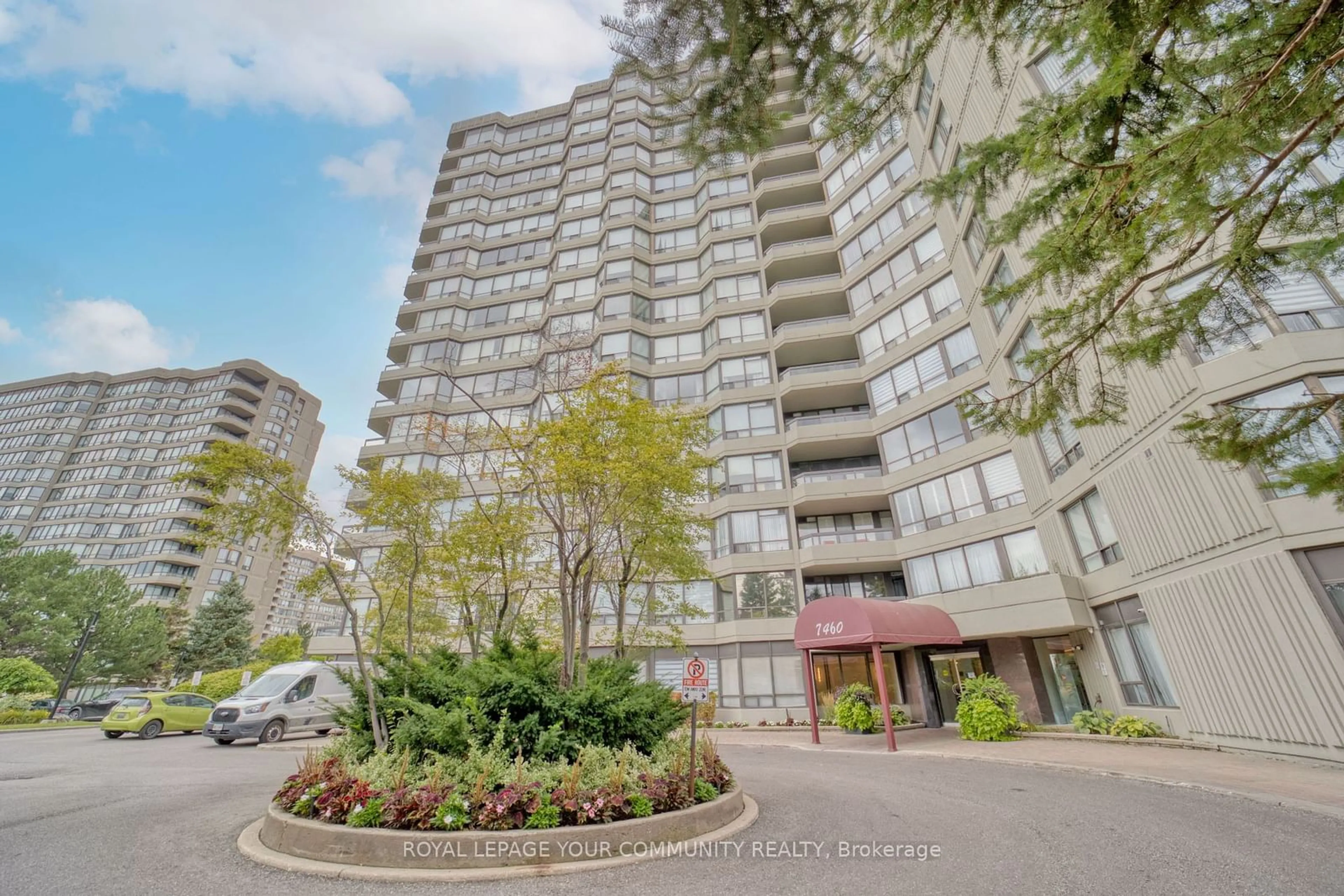 A pic from exterior of the house or condo, the street view for 7460 Bathurst St #1710, Vaughan Ontario L4J 7K9