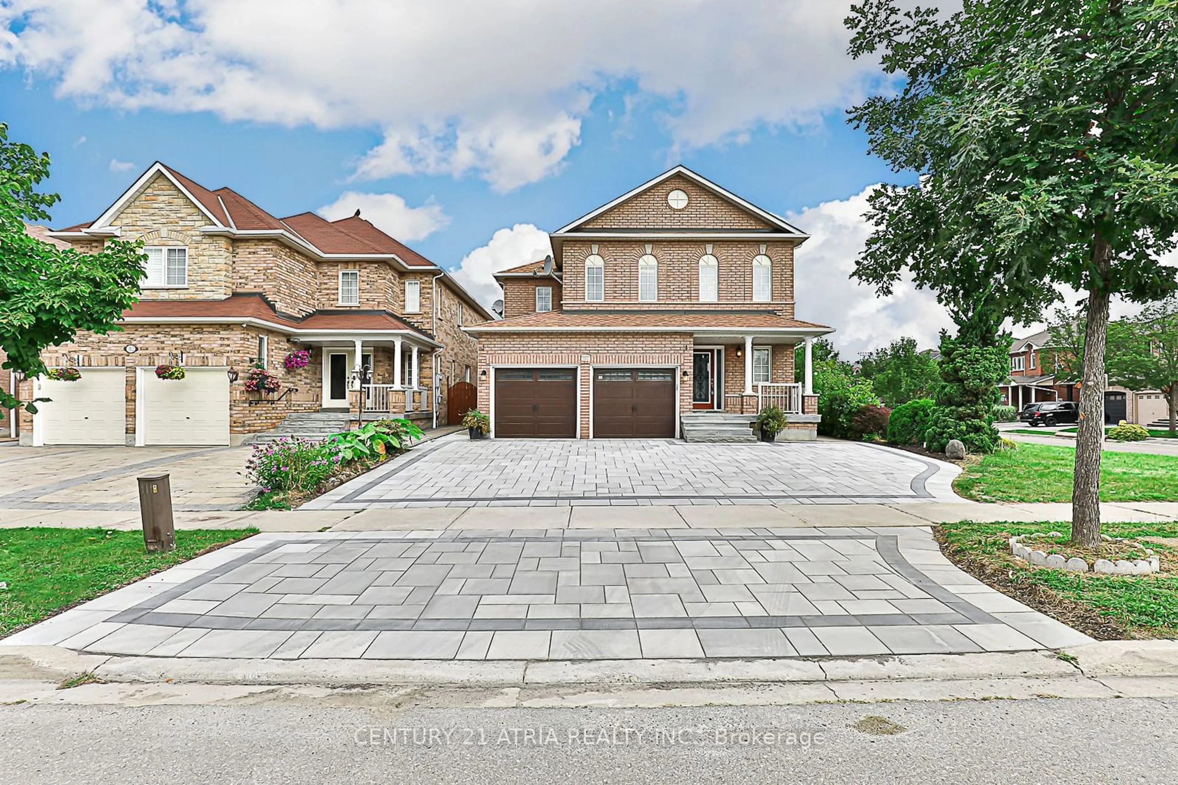 Home with brick exterior material for 316 Drummond Dr, Vaughan Ontario L6A 3C2