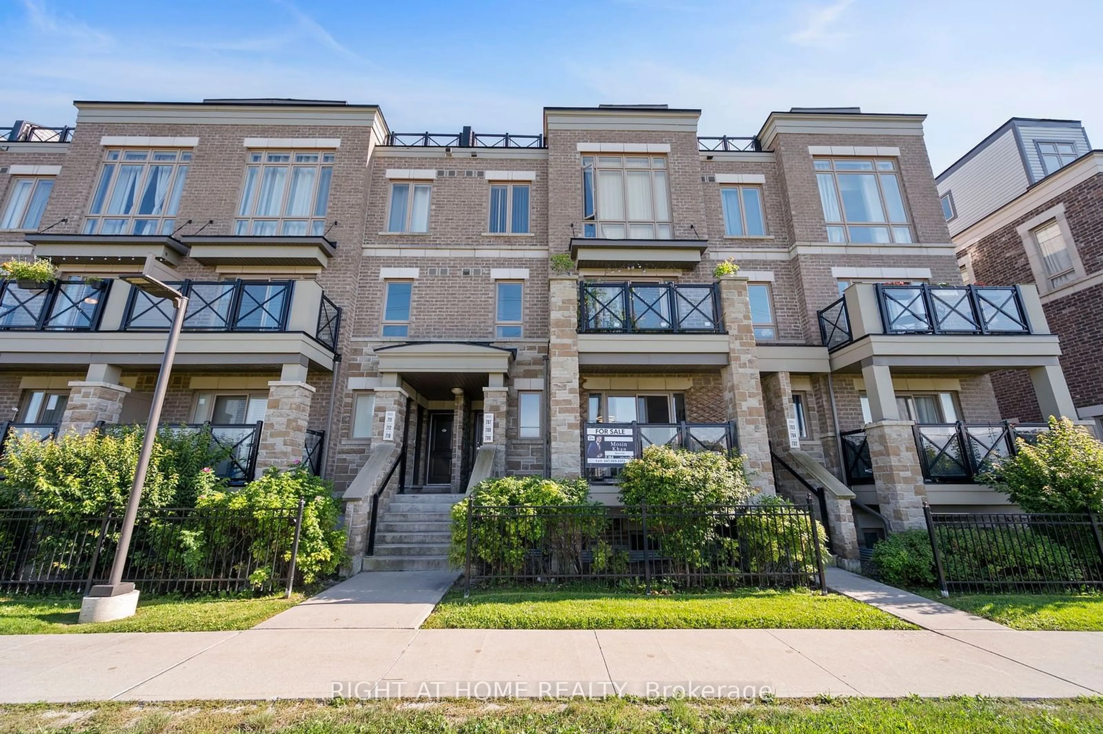 A pic from exterior of the house or condo for 60 Dunsheath Way #706, Markham Ontario L6B 0A7