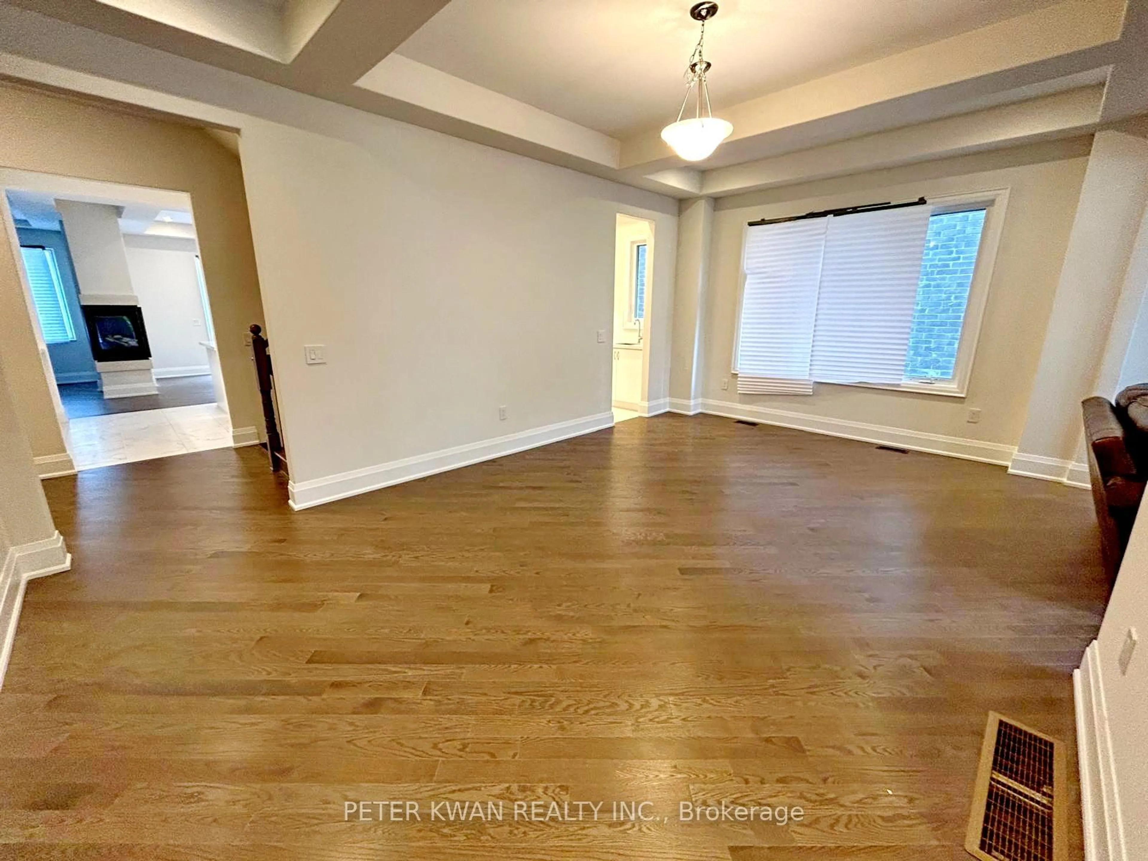 A pic of a room, wood floors for 167 Hillsview Dr, Richmond Hill Ontario L4C 3E2