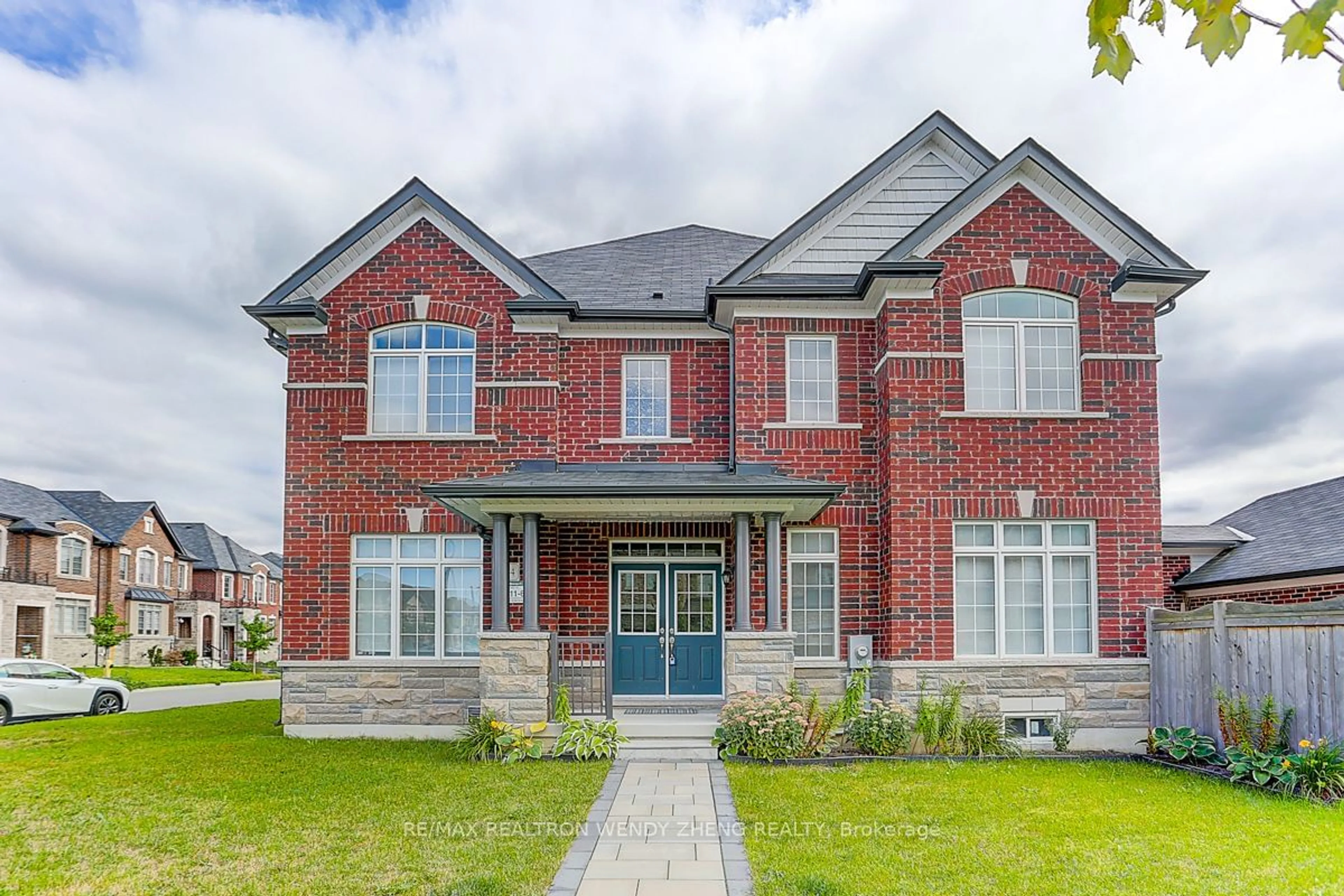 Home with brick exterior material for 44 Walter Proctor Rd, East Gwillimbury Ontario L9N 0P1