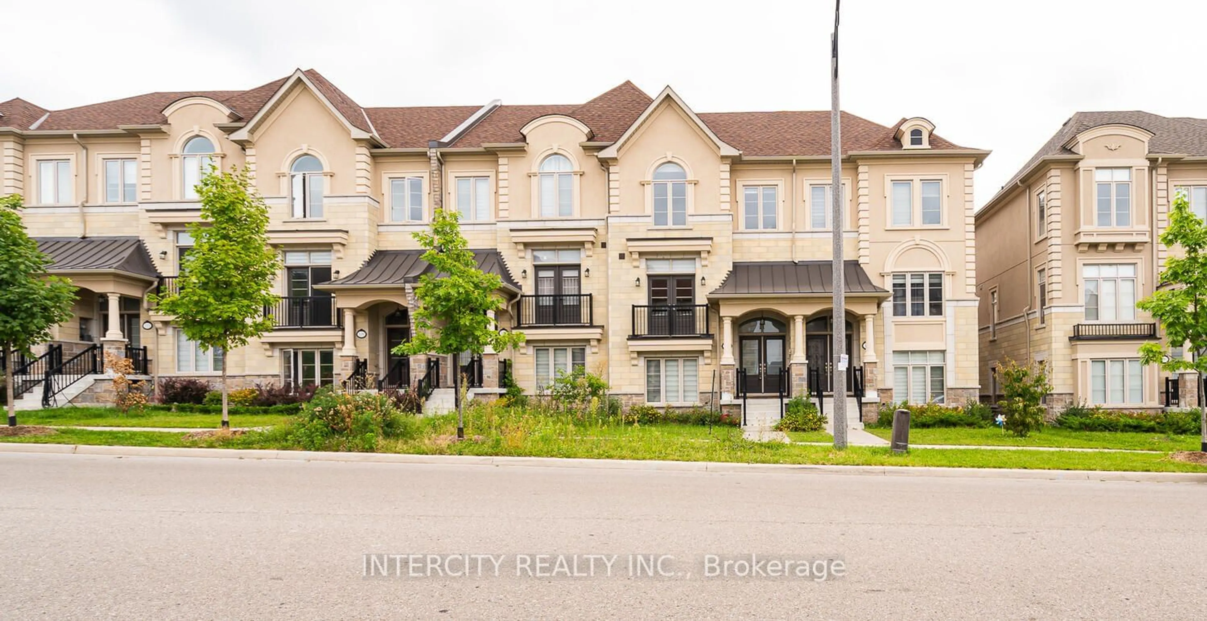 A pic from exterior of the house or condo, the street view for 105 Grand Trunk Ave, Vaughan Ontario L6A 5B3