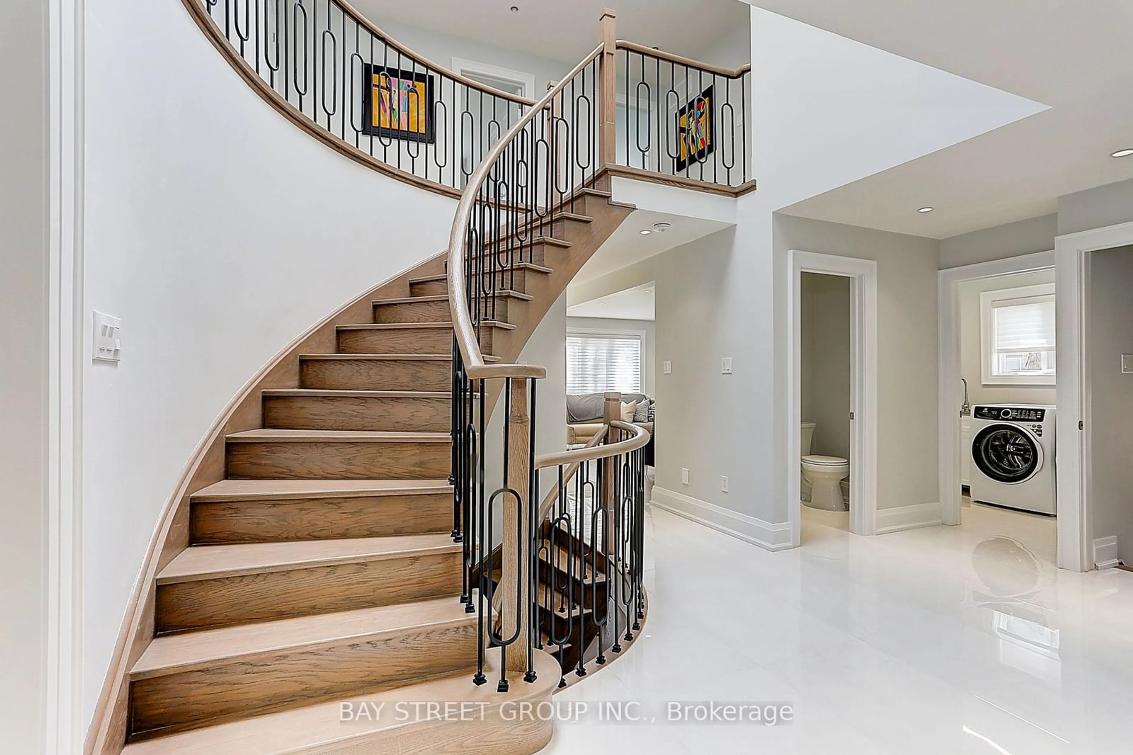 Stairs for 295 Elgin Mills Rd, Richmond Hill Ontario L4C 4M1