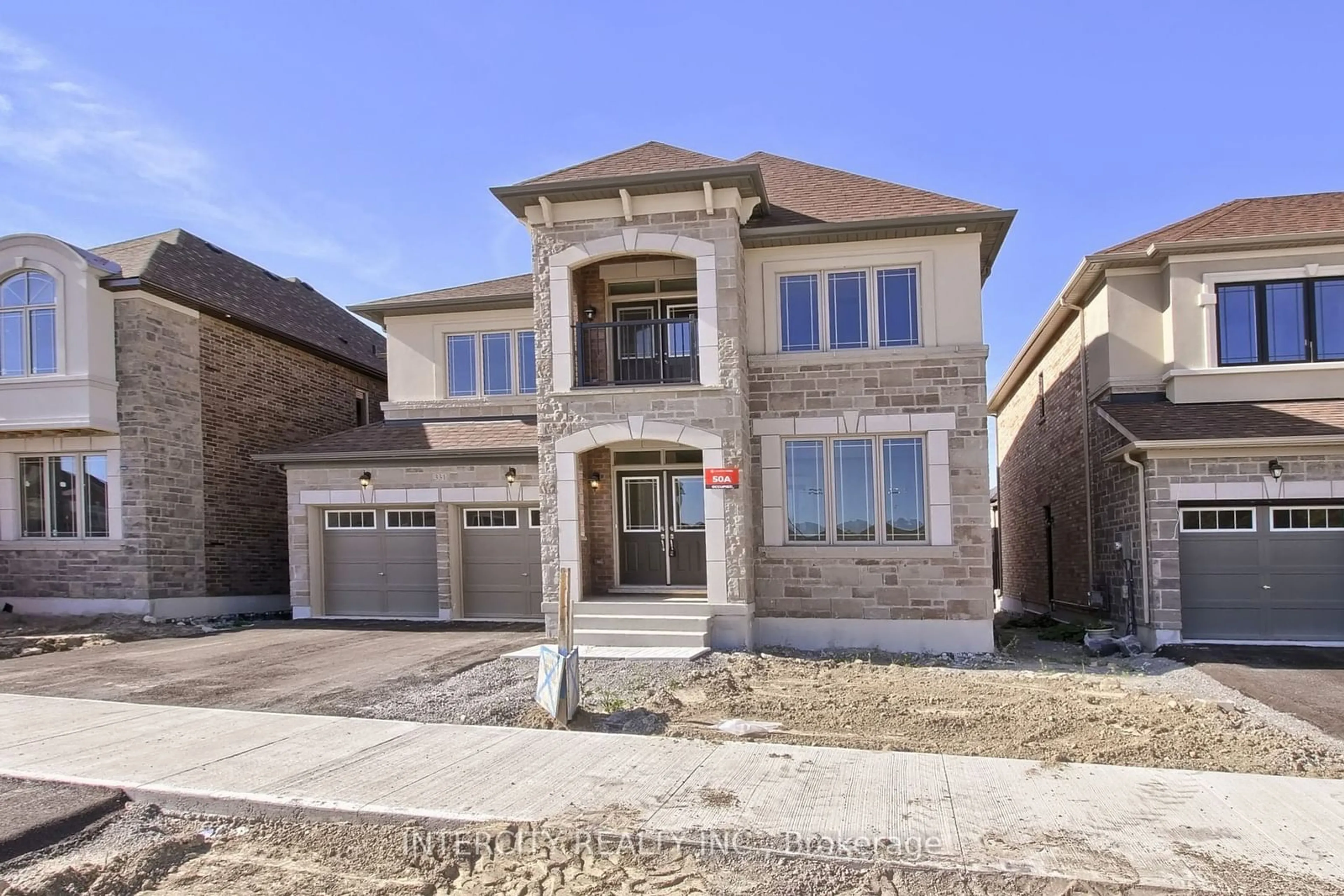 Frontside or backside of a home, the street view for 331 Seaview Hts, East Gwillimbury Ontario L9N 0Z1