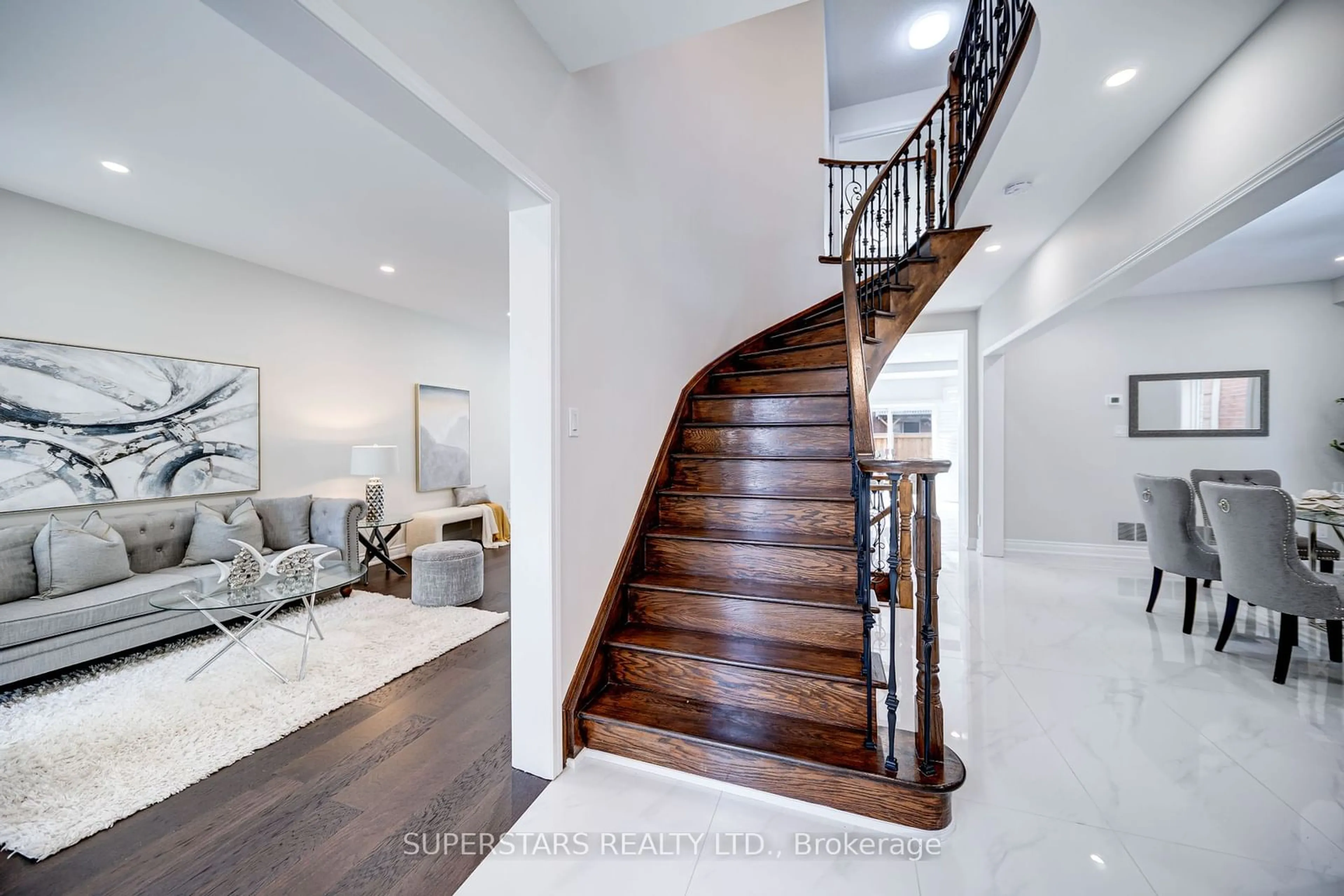 Stairs for 77 Redstone Rd, Richmond Hill Ontario L4S 1T7