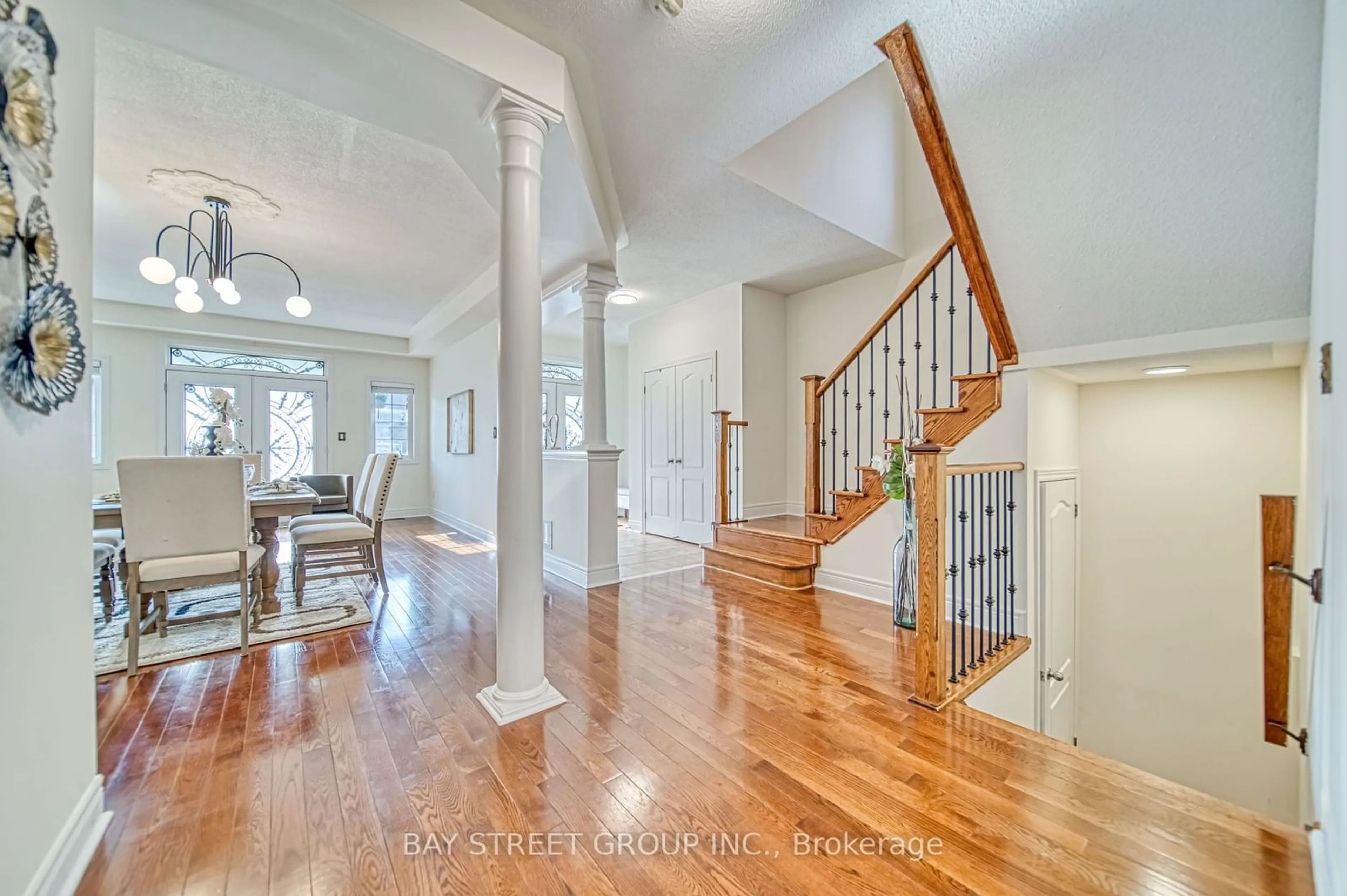 Indoor entryway, wood floors for 1088 Sherman Brock Circ, Newmarket Ontario L3X 3H9