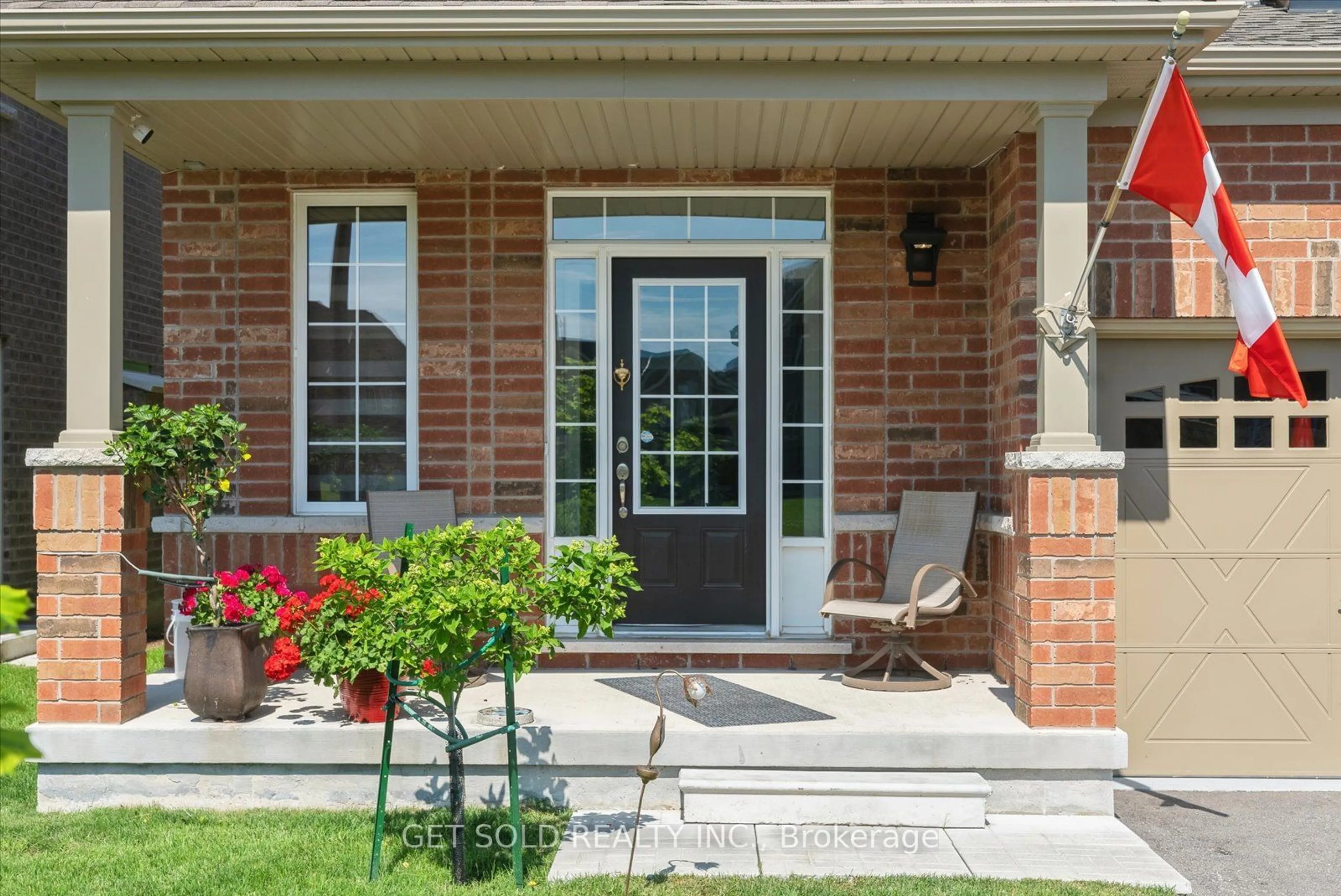 Home with brick exterior material for 1024 Hardy Way, Innisfil Ontario L0L 1W0