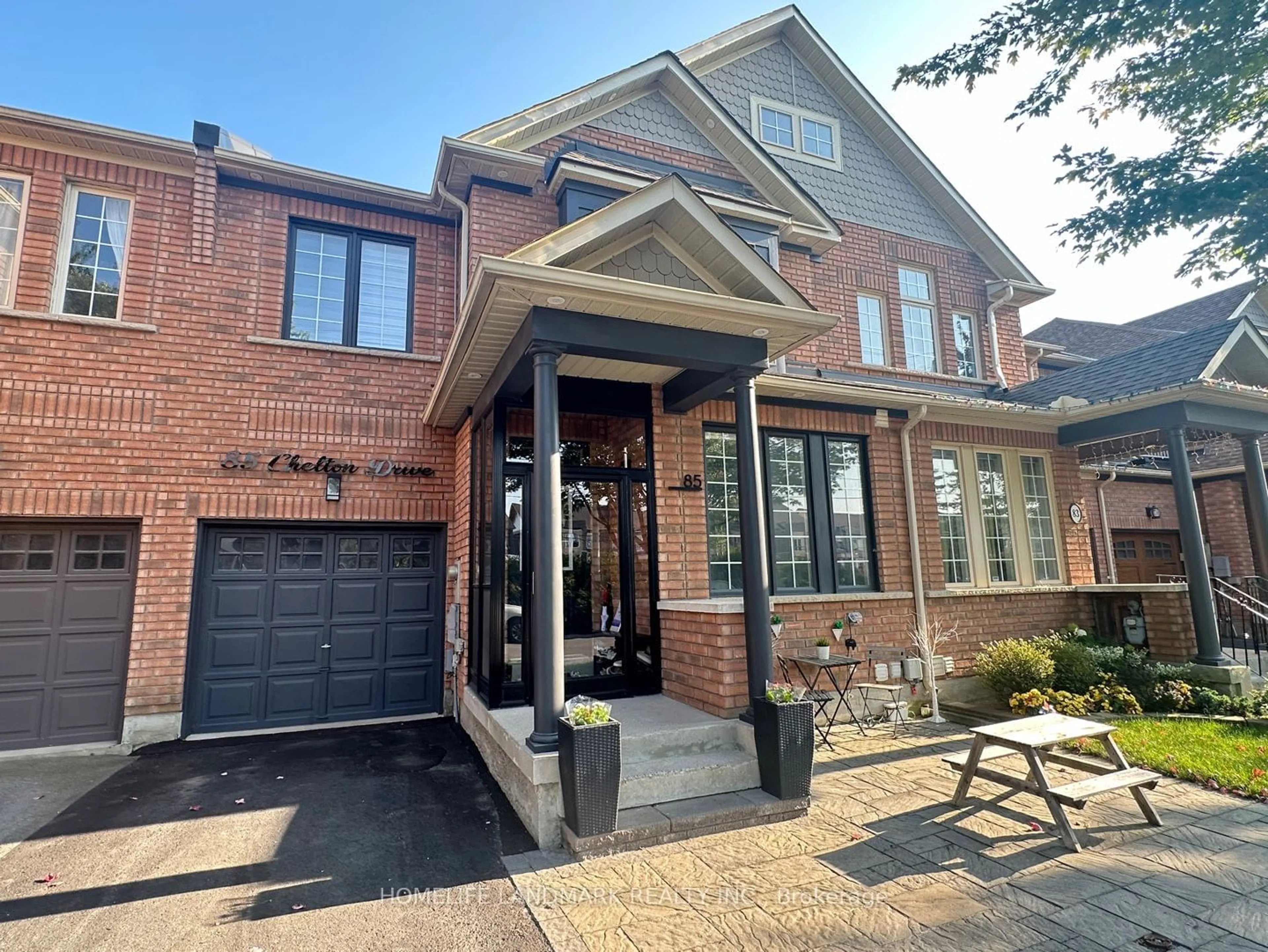 Home with brick exterior material for 85 Chelton Dr, Richmond Hill Ontario L4E 4A8