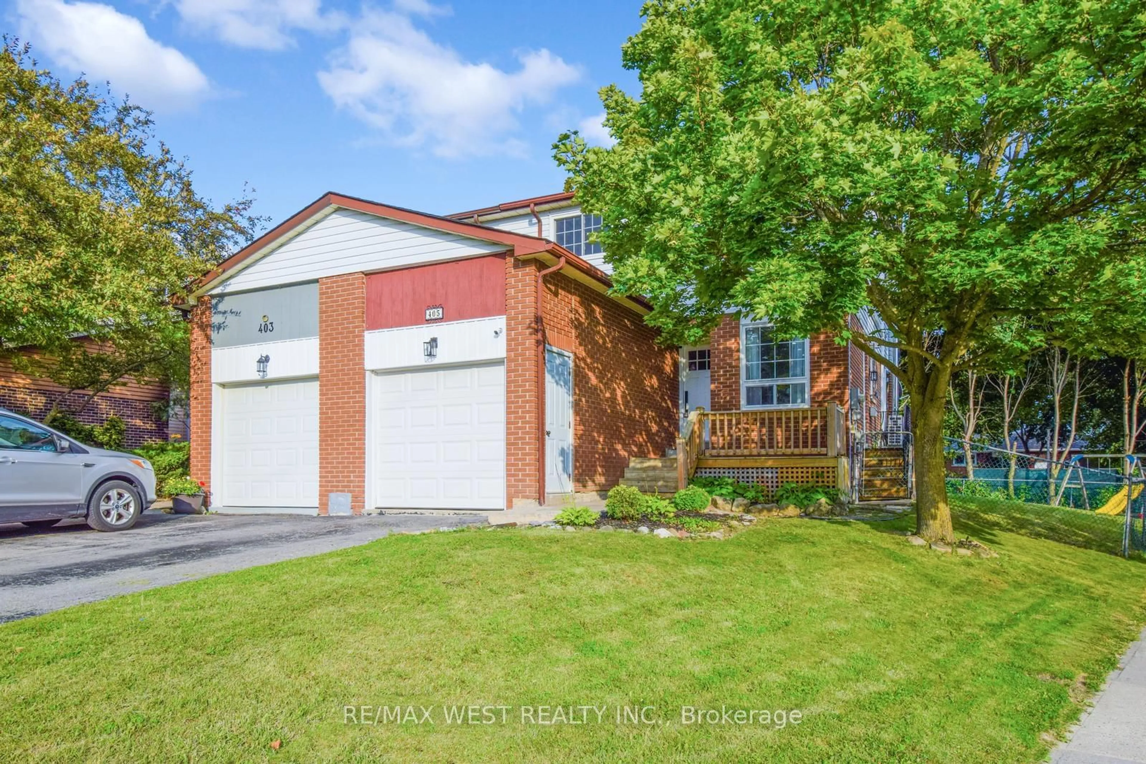 Frontside or backside of a home for 405 Maplegrove Ave, Bradford West Gwillimbury Ontario L3Z 1V8