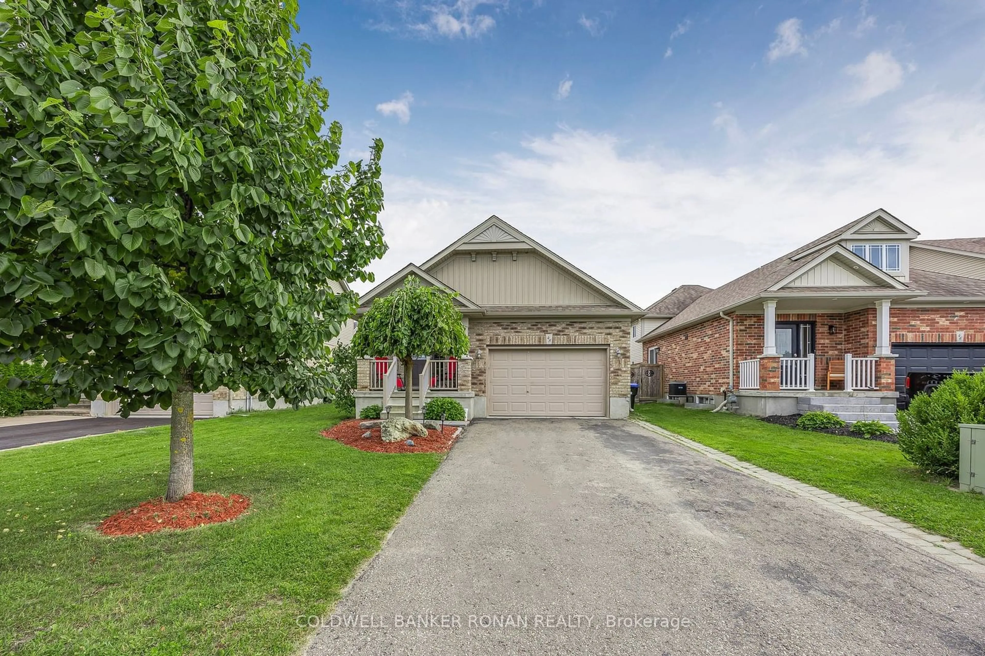 Frontside or backside of a home, the street view for 48 Irwin Cres, New Tecumseth Ontario L9R 0G7