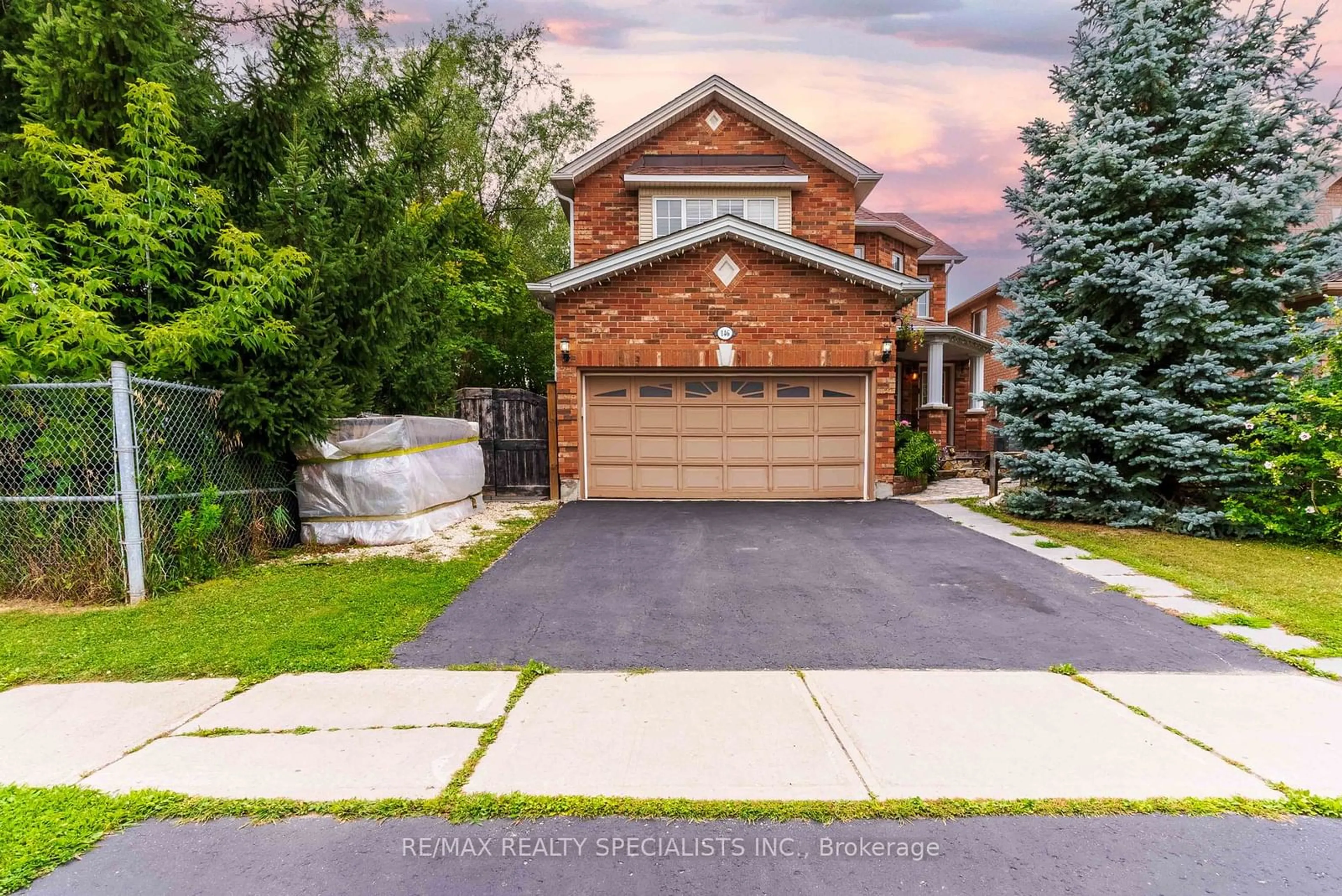 Frontside or backside of a home, the street view for 146 8th Ave, New Tecumseth Ontario L9R 1Z8