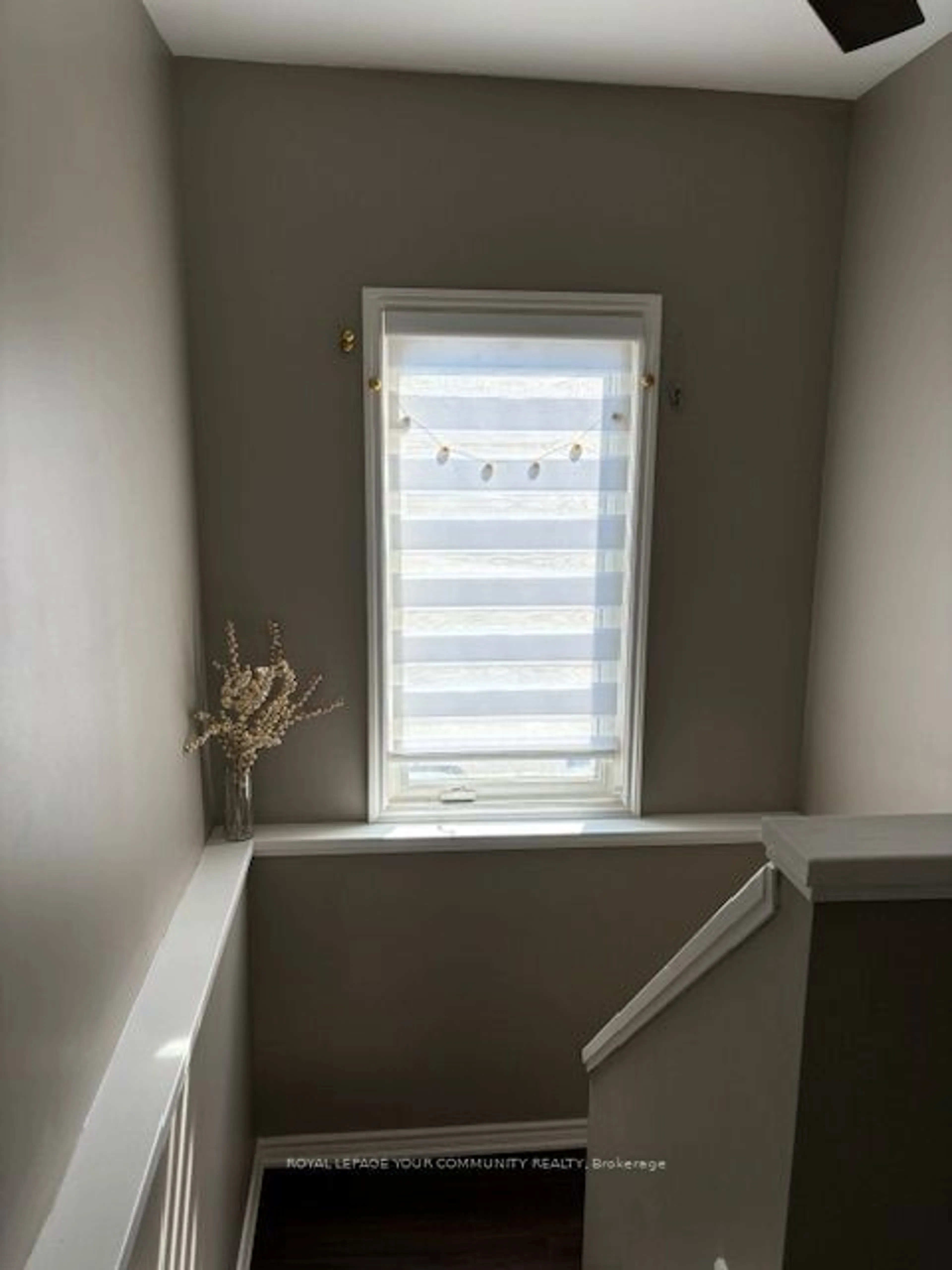 A pic of a room for 589 Watson Ave, Newmarket Ontario L3Y 2V2