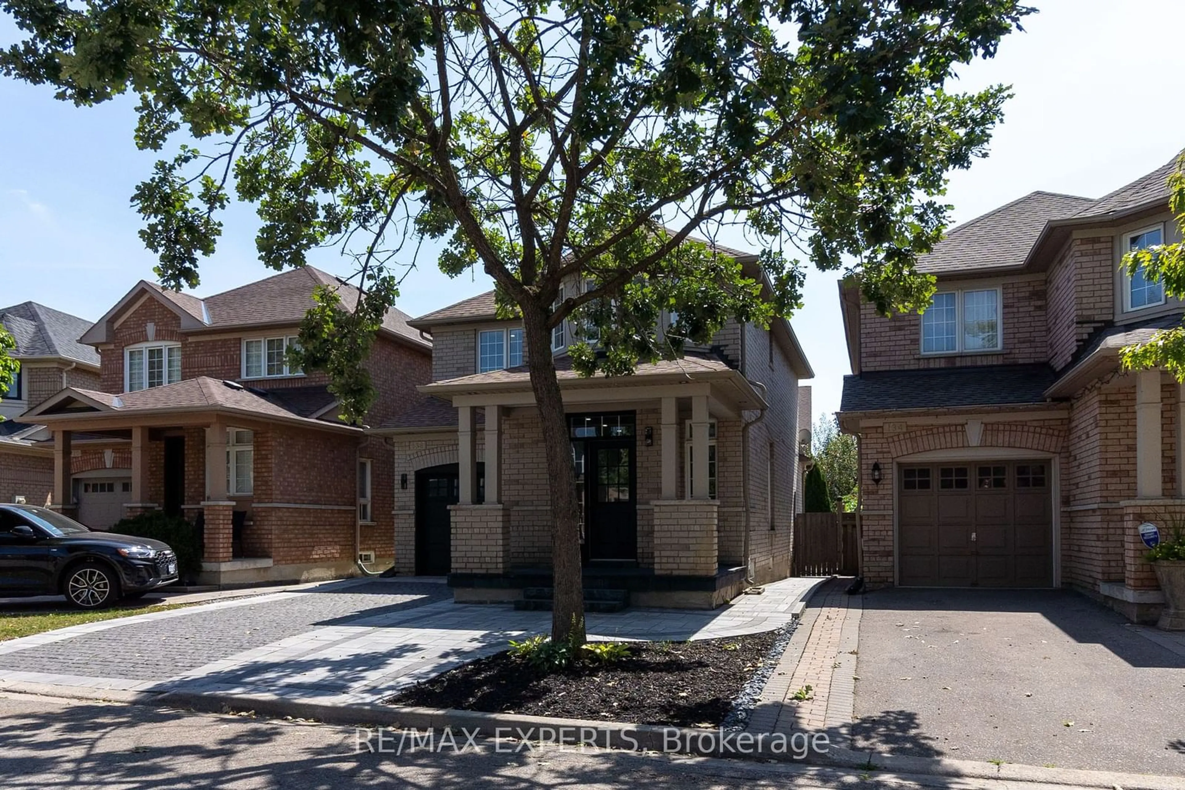 Home with brick exterior material for 138 Moraine Dr, Vaughan Ontario L4H 2E6