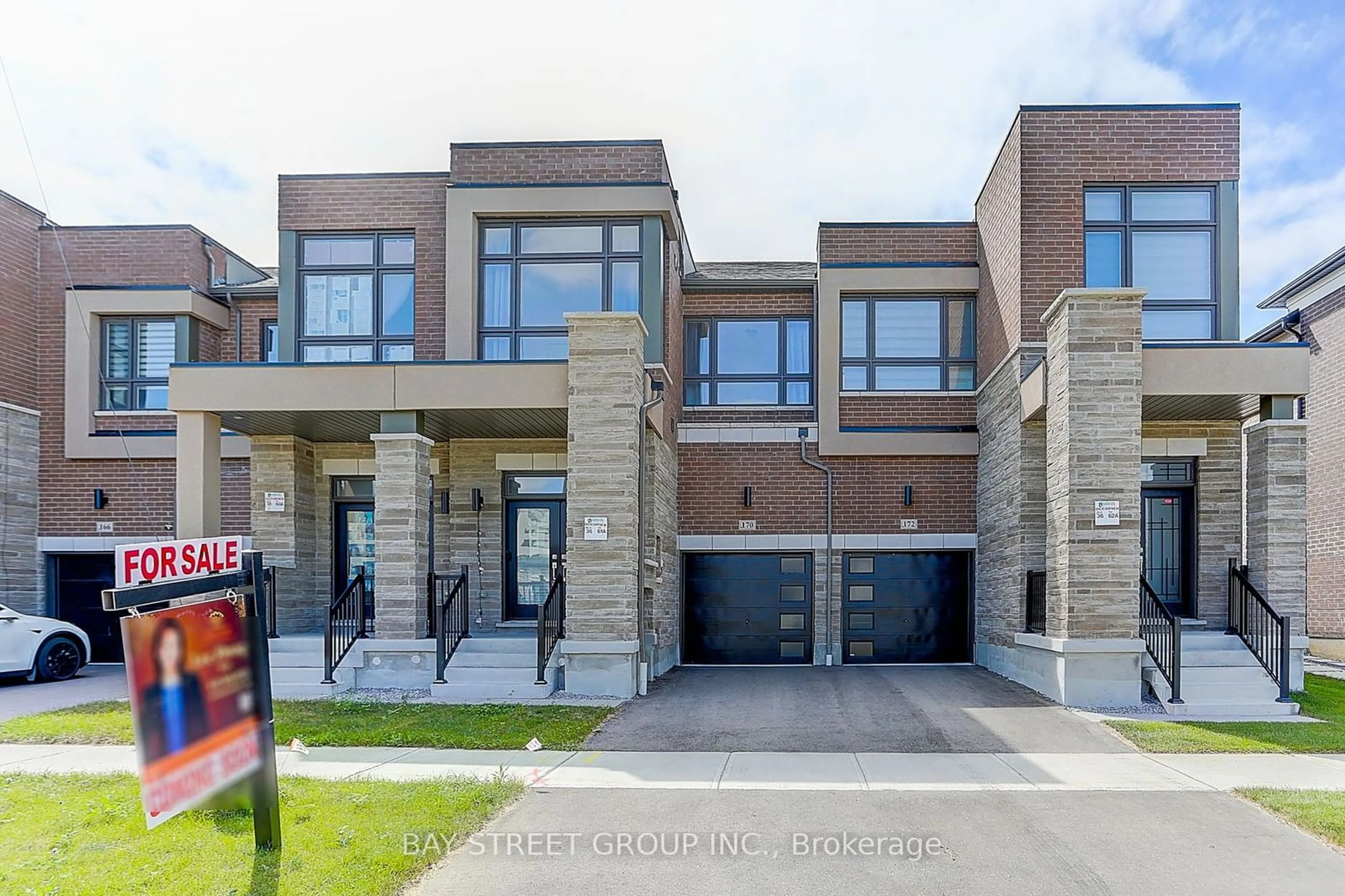 A pic from exterior of the house or condo for 170 Bawden Dr, Richmond Hill Ontario L4S 0M2