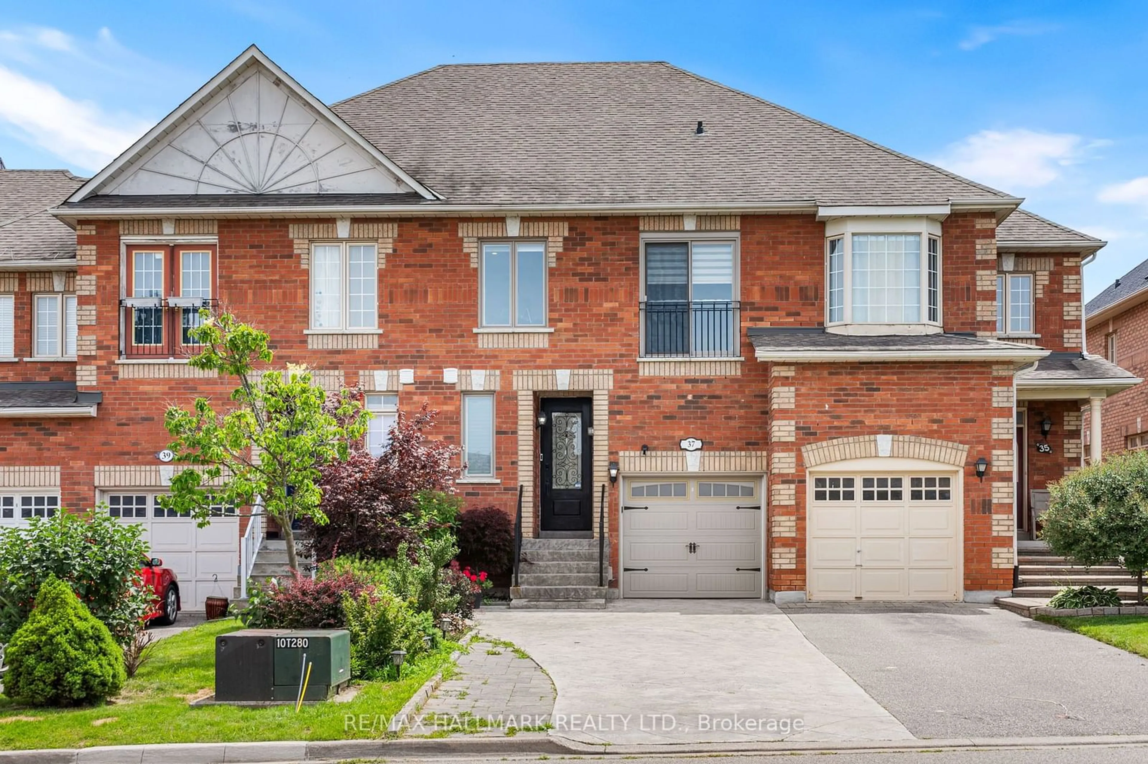 Home with brick exterior material for 37 Copperstone Cres, Richmond Hill Ontario L4S 2C5