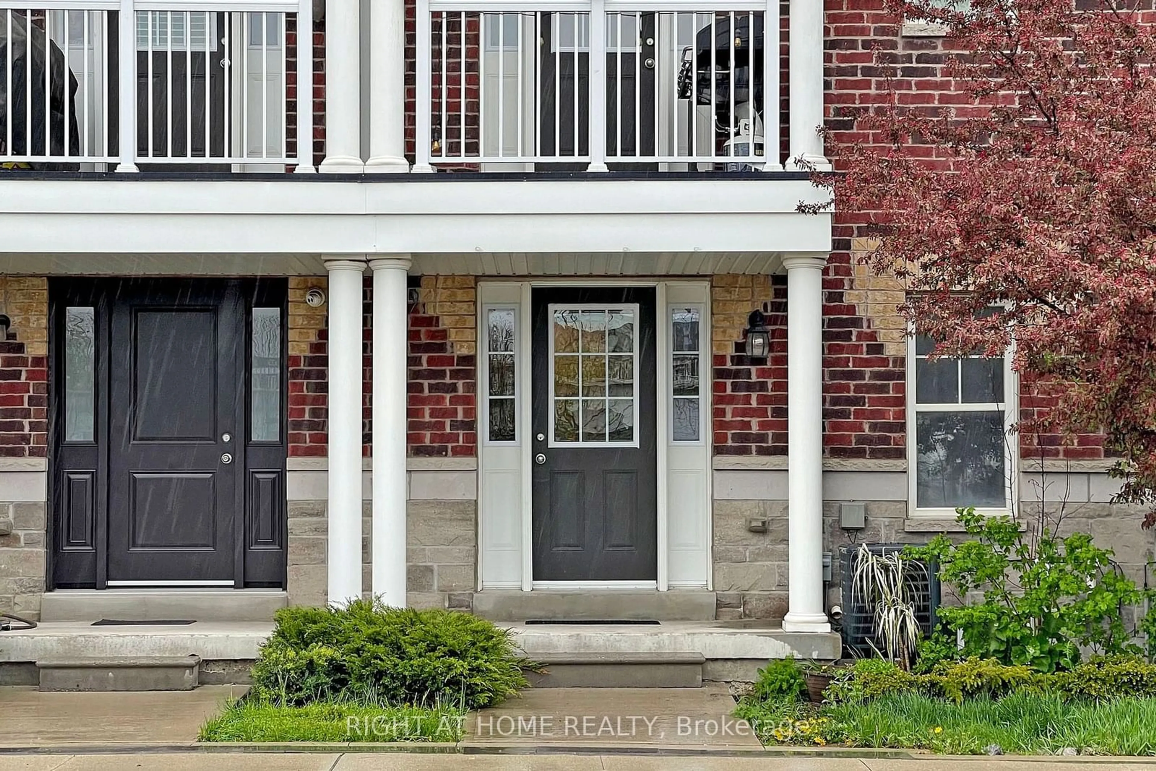 A pic from exterior of the house or condo, the street view for 10 Porter Ave #3, Vaughan Ontario L4L 0H1