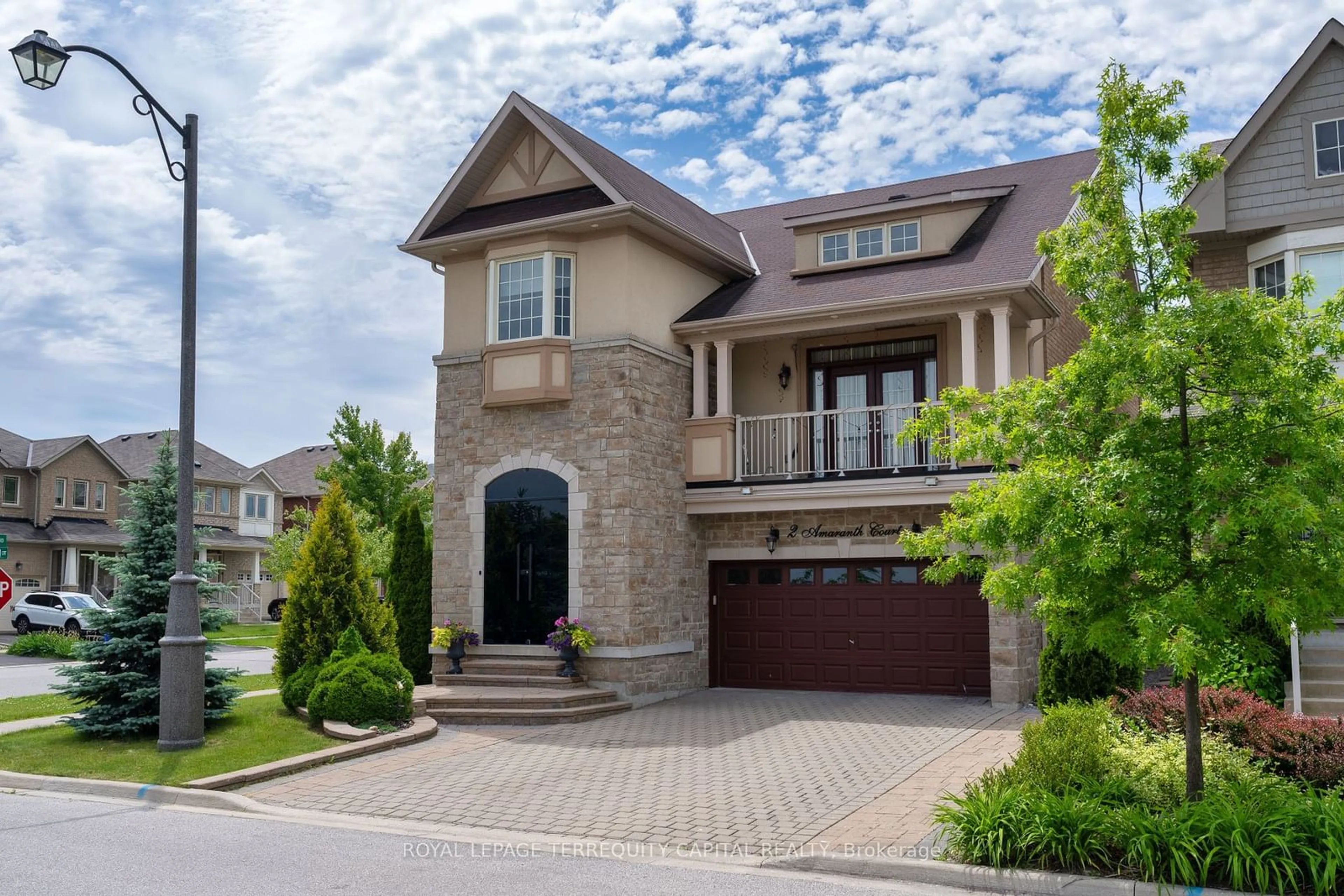 Home with brick exterior material for 2 Amaranth Crt, Richmond Hill Ontario L4E 0M2