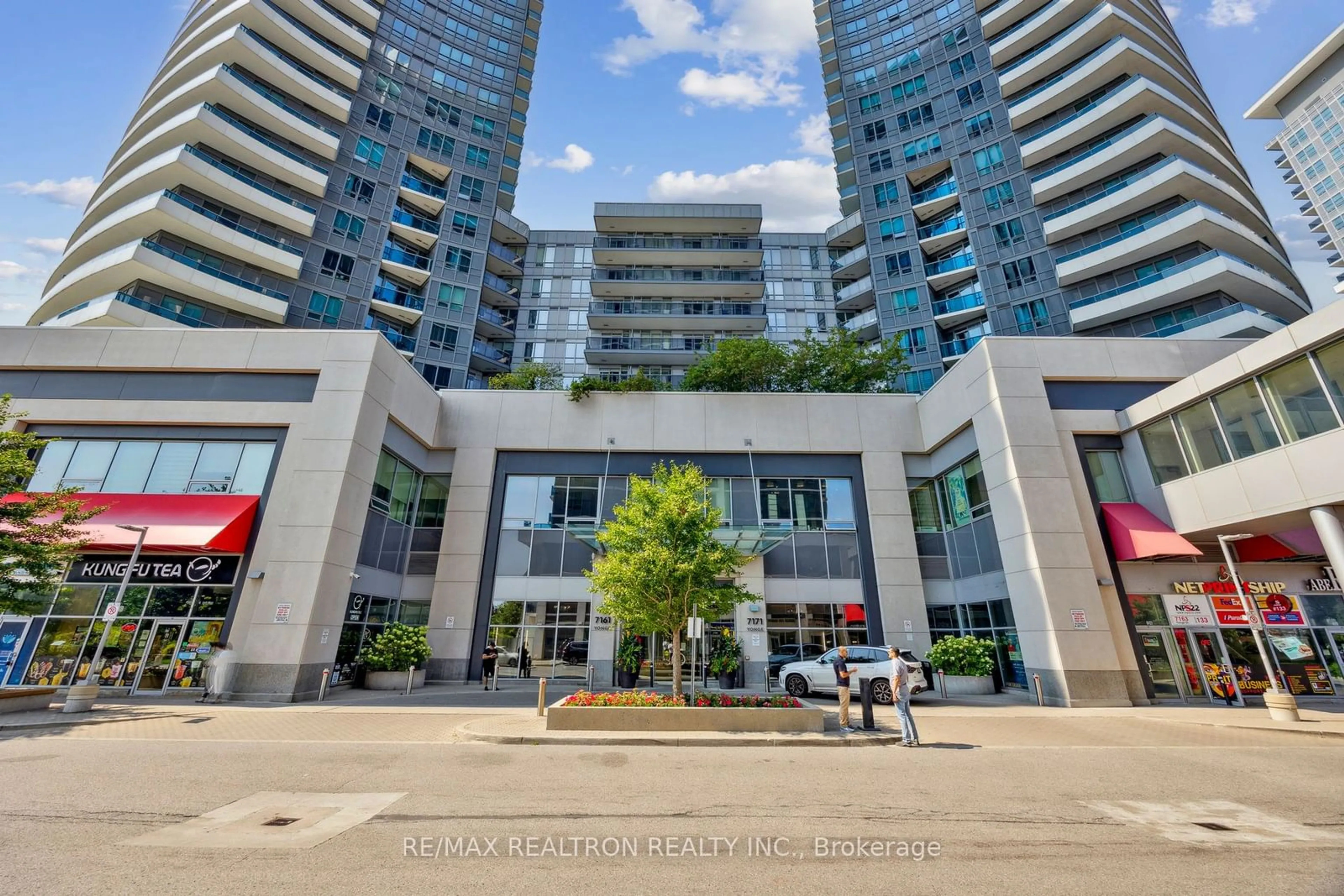 A pic from exterior of the house or condo, the front or back of building for 7171 Yonge St #PH303, Markham Ontario L3T 0C5