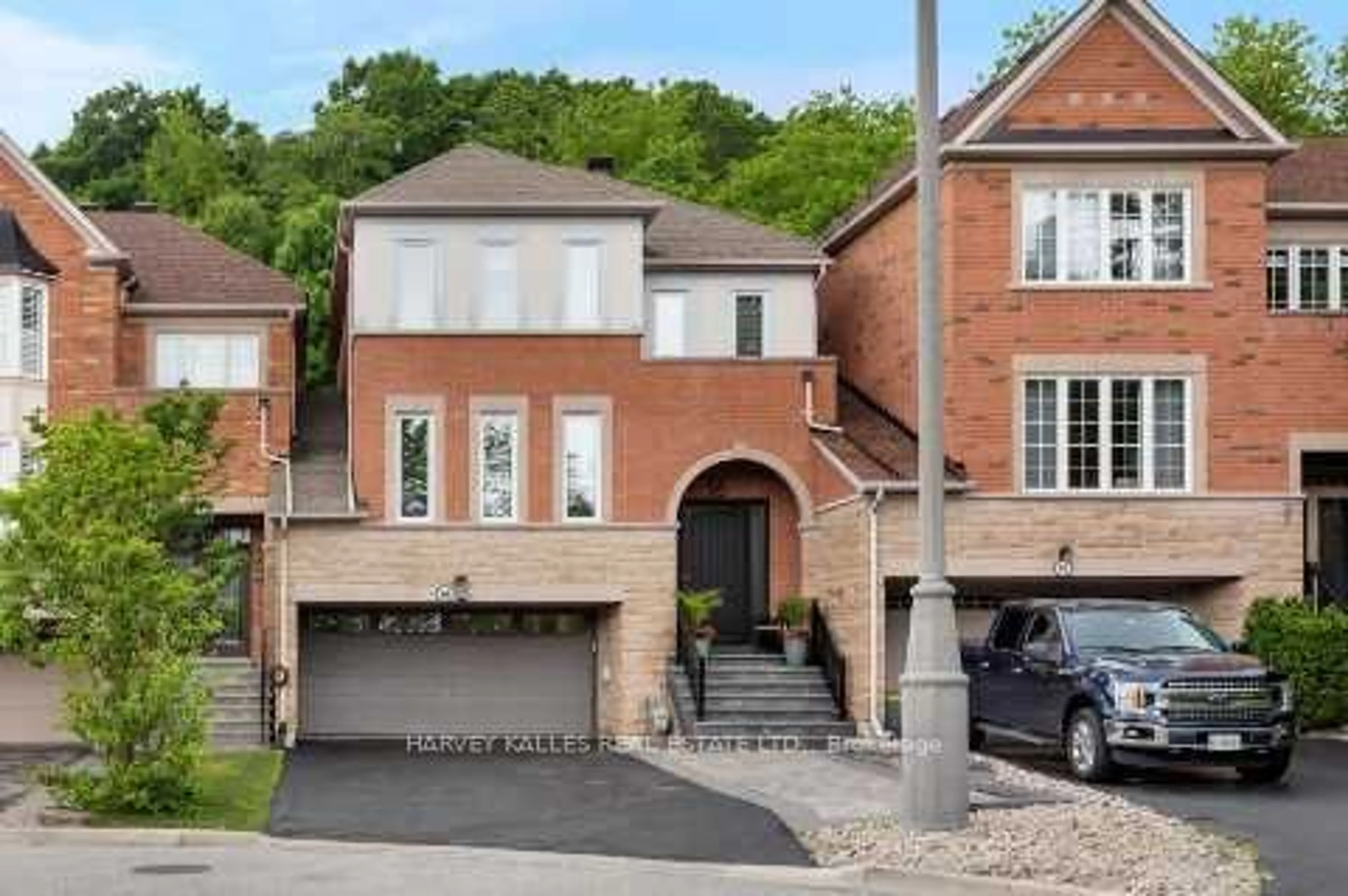 Home with brick exterior material for 16 Harvest Crt, Richmond Hill Ontario L4E 4V3