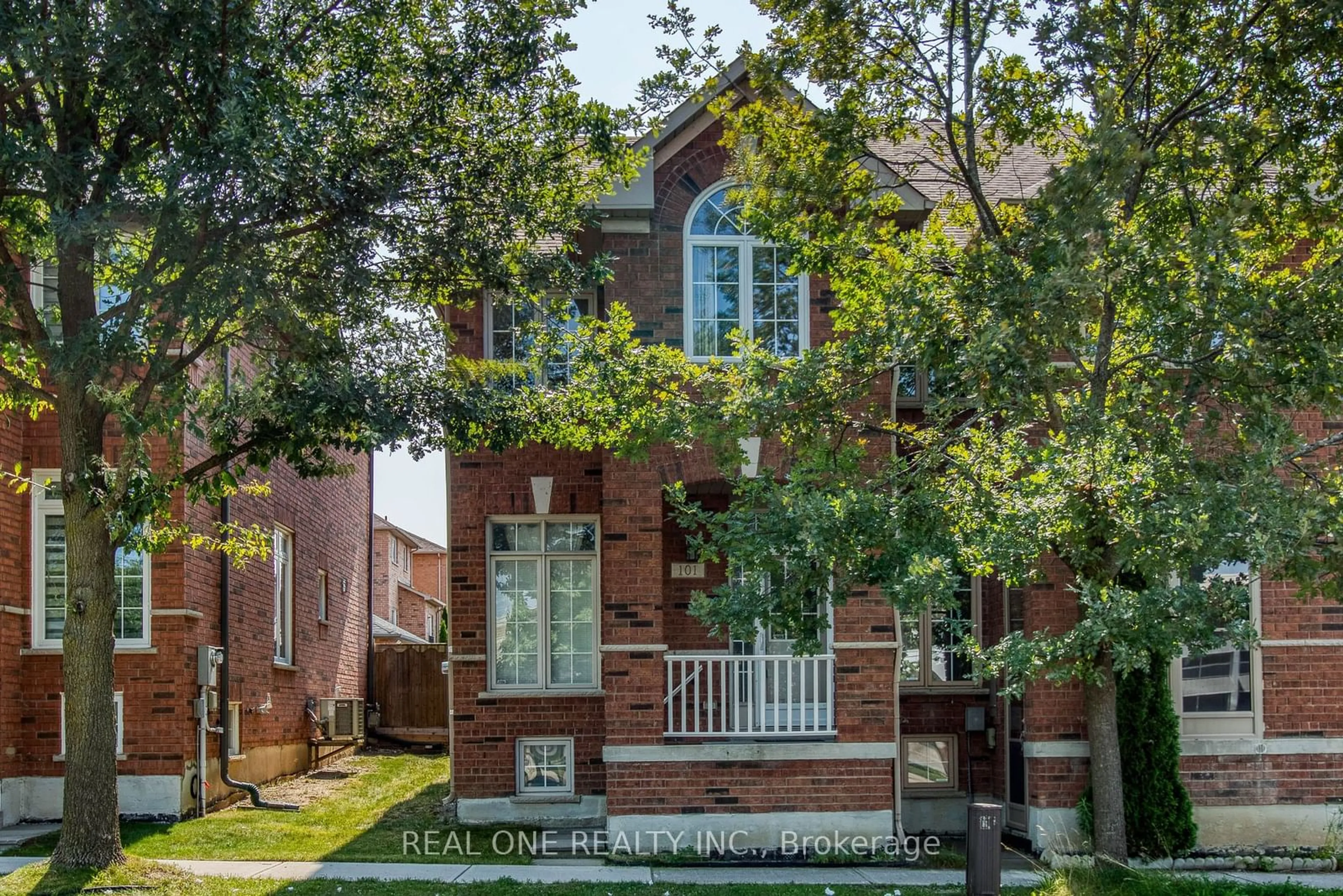 Home with brick exterior material for 101 Bur Oak Ave, Markham Ontario L6C 2E6