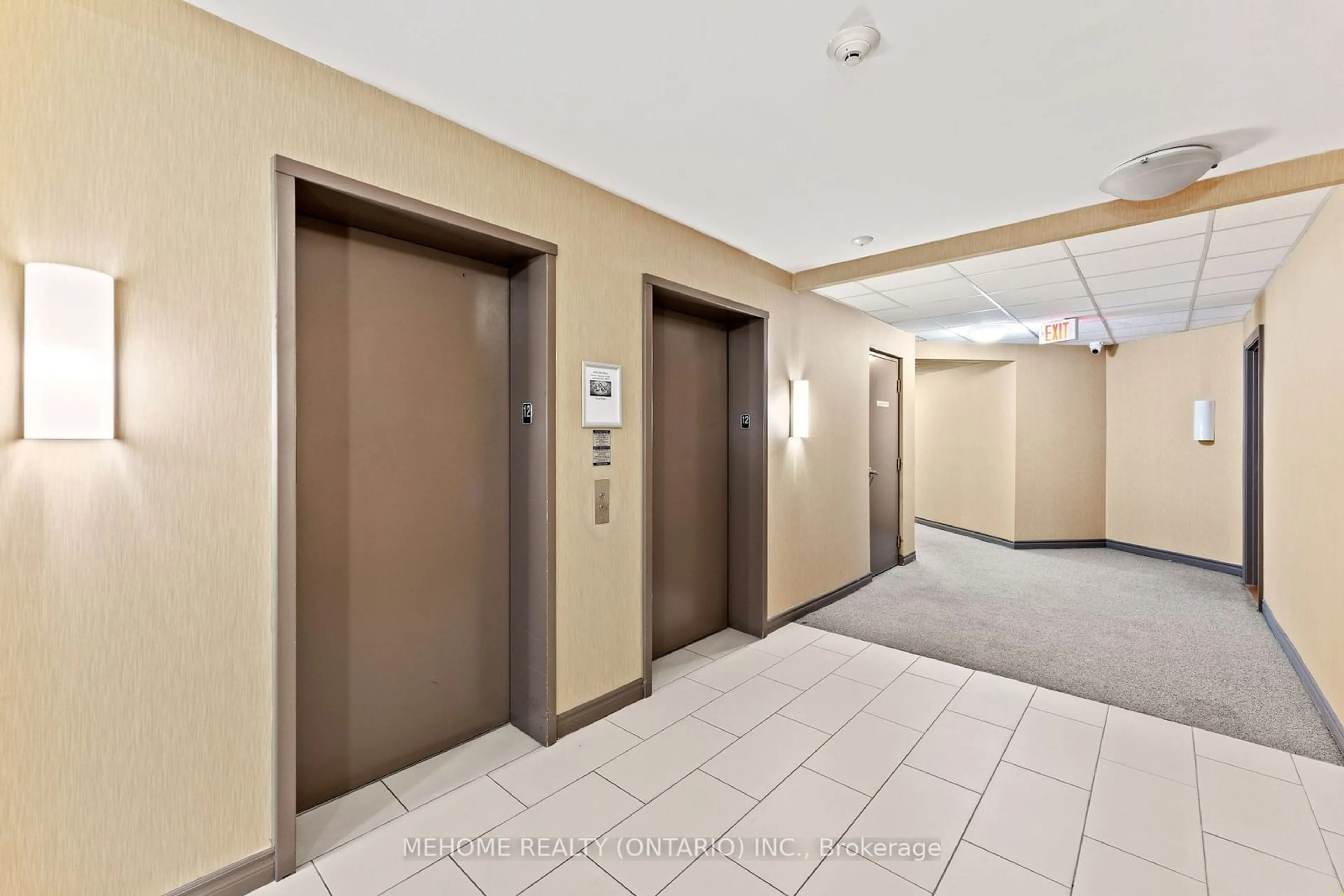 Indoor foyer for 7730 Kipling Ave #1208, Vaughan Ontario L4L 1Y7