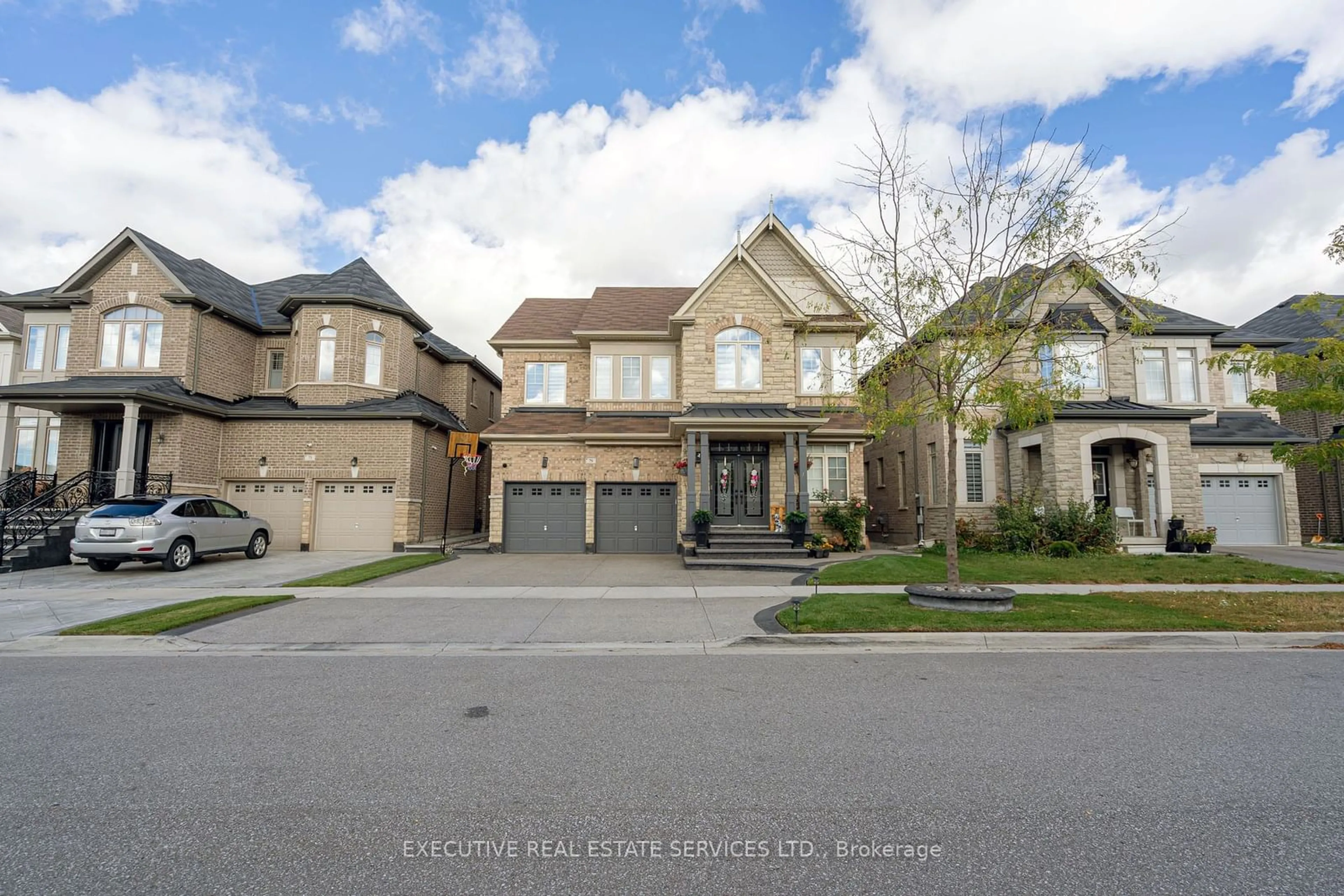 Frontside or backside of a home, the street view for 79 Elderslie Cres, Vaughan Ontario L4H 4L4