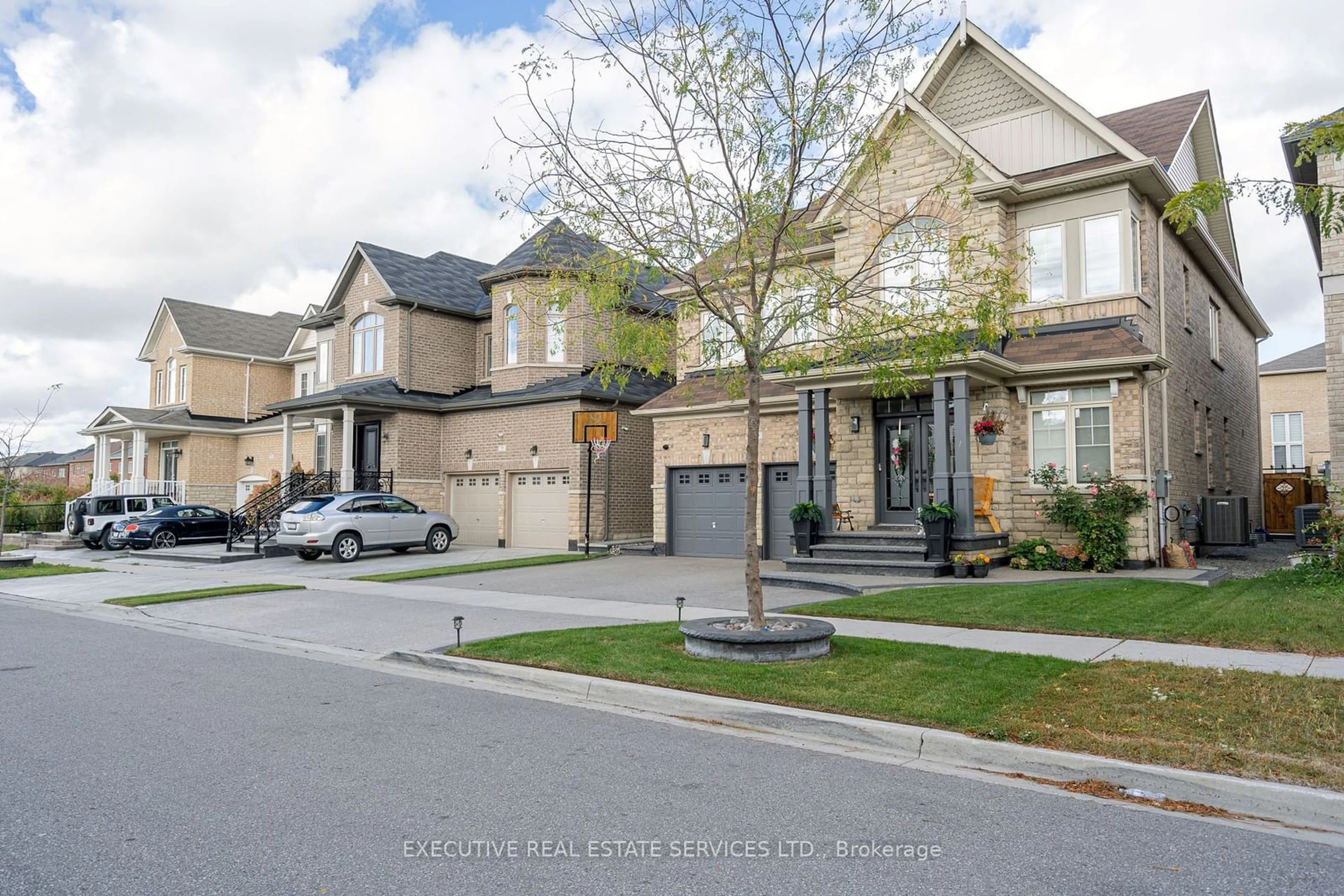 A pic from exterior of the house or condo, the street view for 79 Elderslie Cres, Vaughan Ontario L4H 4L4