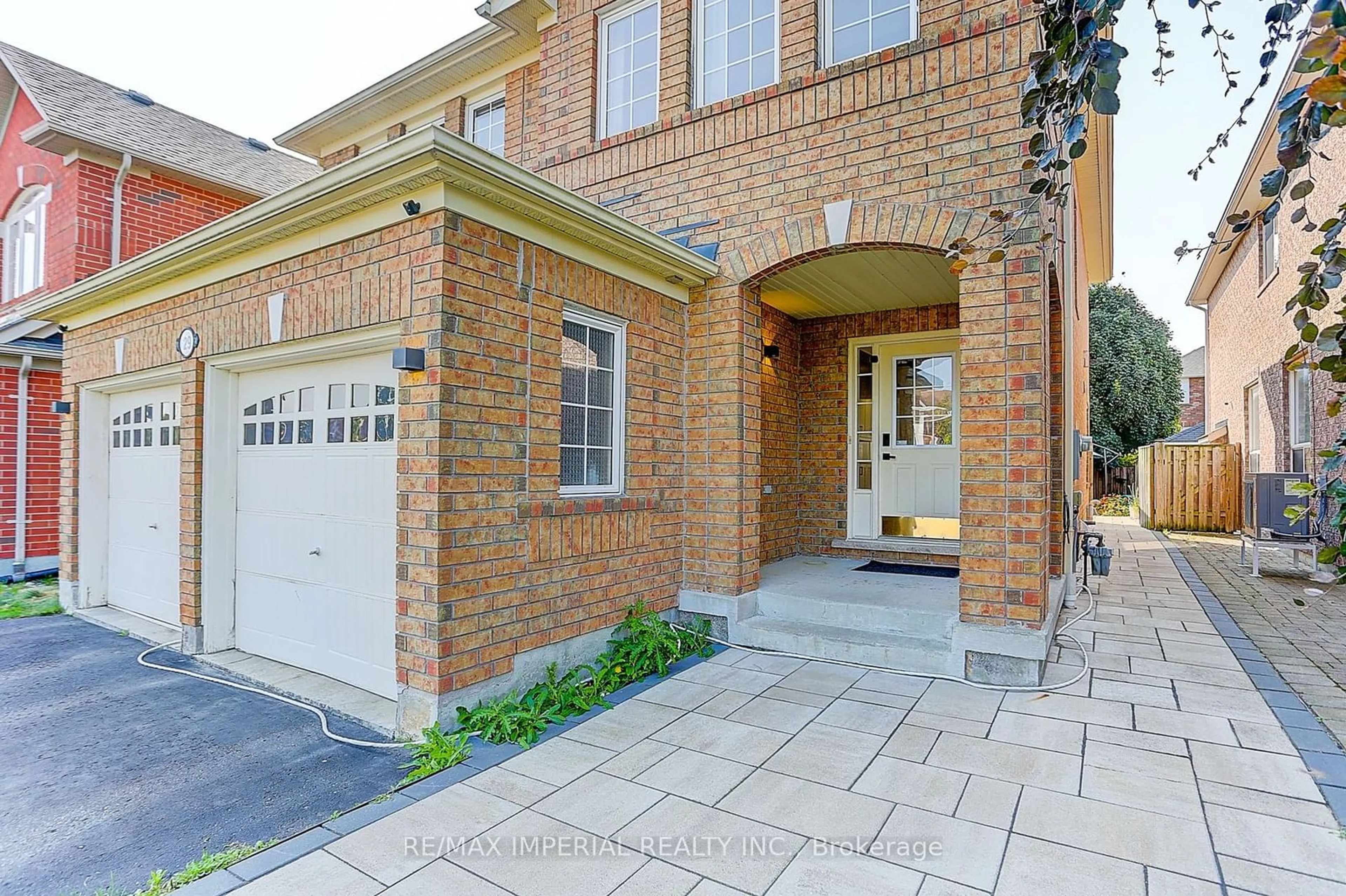 Home with brick exterior material for 29 Aloe Ave, Richmond Hill Ontario L4E 4M8