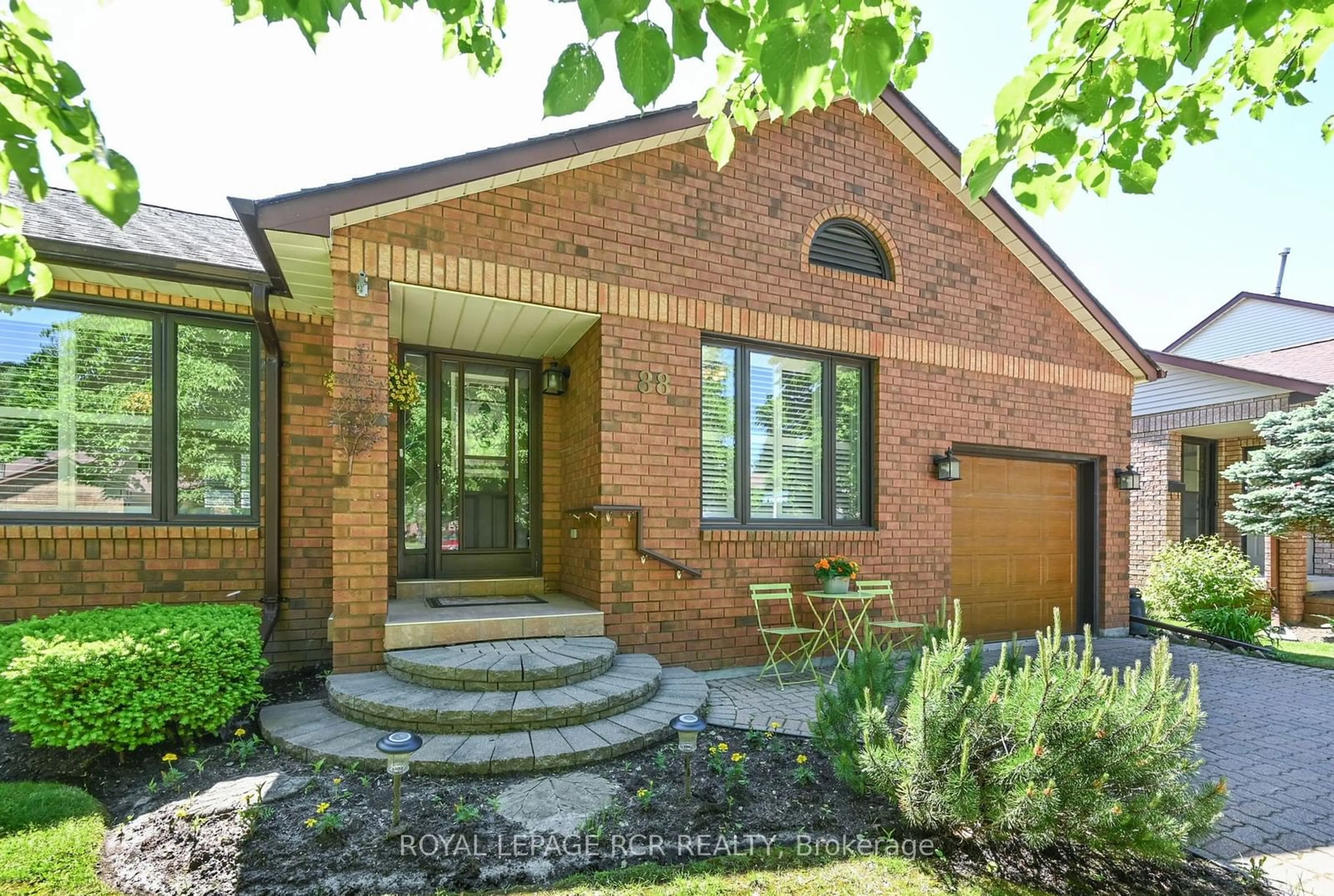 Home with brick exterior material for 88 Riverview Rd, New Tecumseth Ontario L9R 1R7