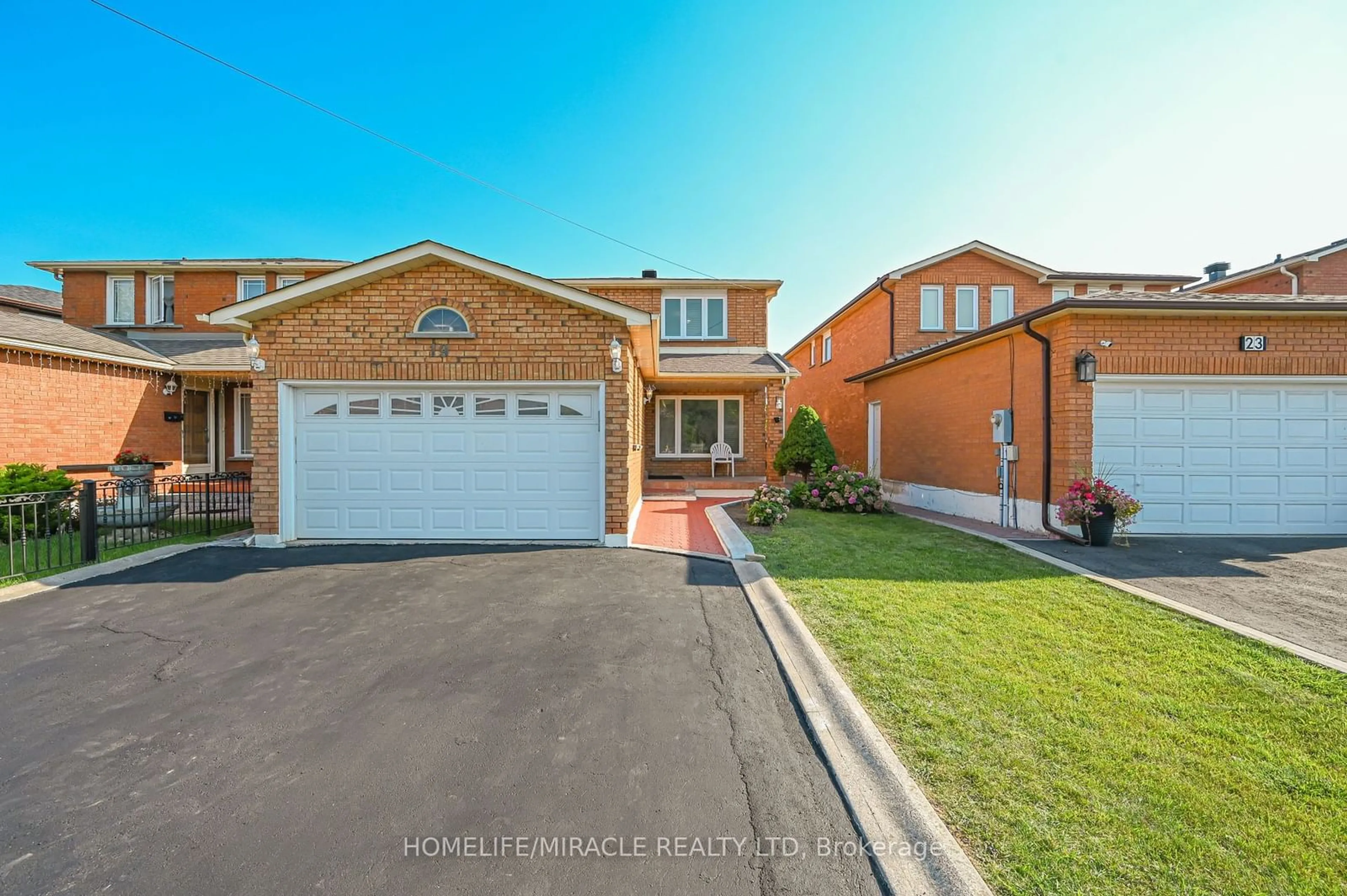 Frontside or backside of a home for 19 Cabinet Cres, Vaughan Ontario L4L 6H9