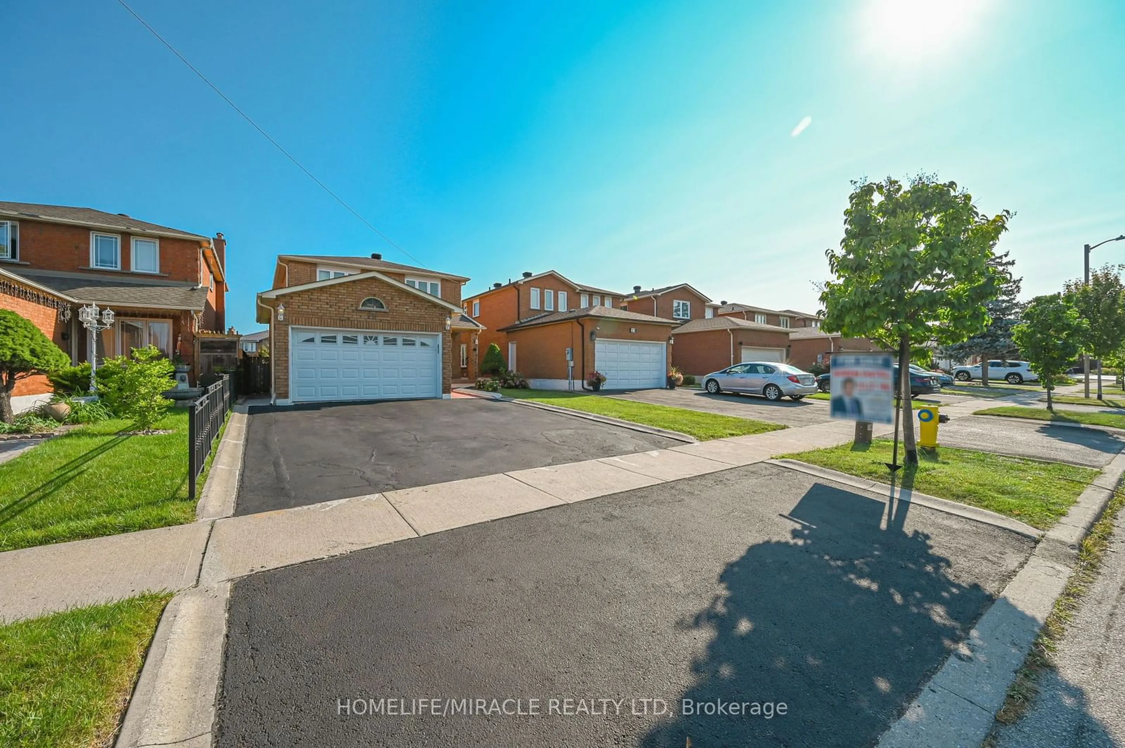 A pic from exterior of the house or condo for 19 Cabinet Cres, Vaughan Ontario L4L 6H9